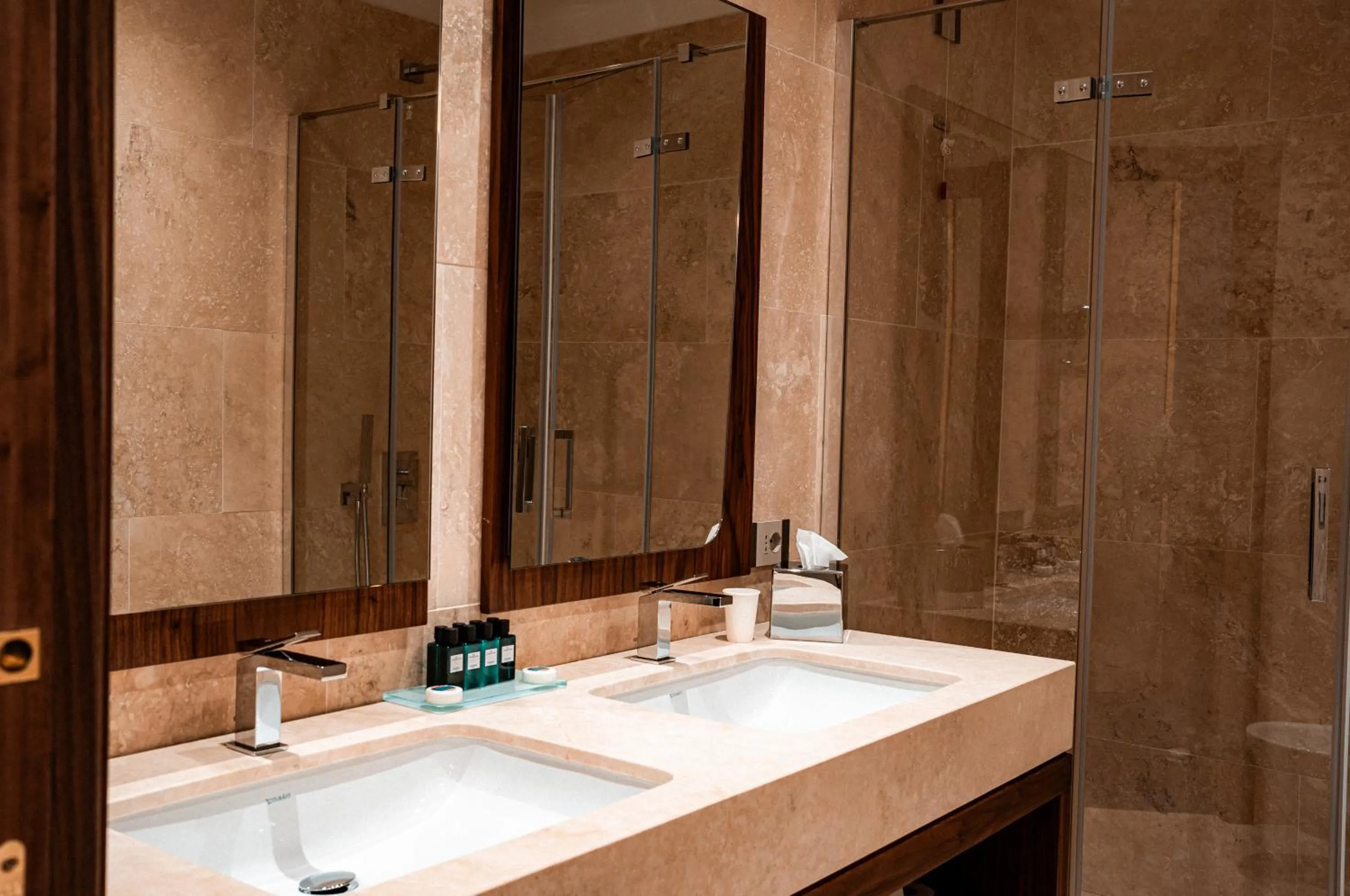 Shower in Hotel Via Veneto