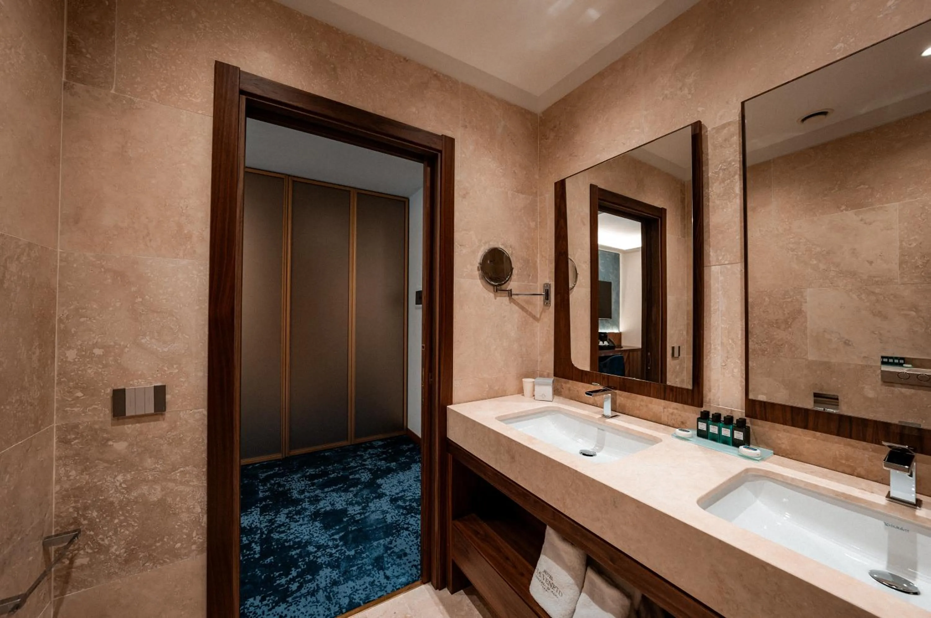 Bath in Hotel Via Veneto