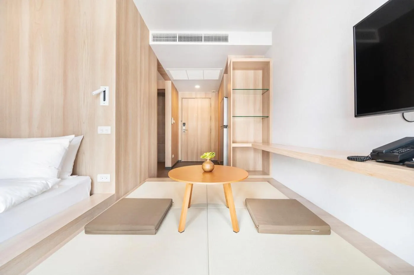 Bed in LiveZen Bangkok Sukhumvit