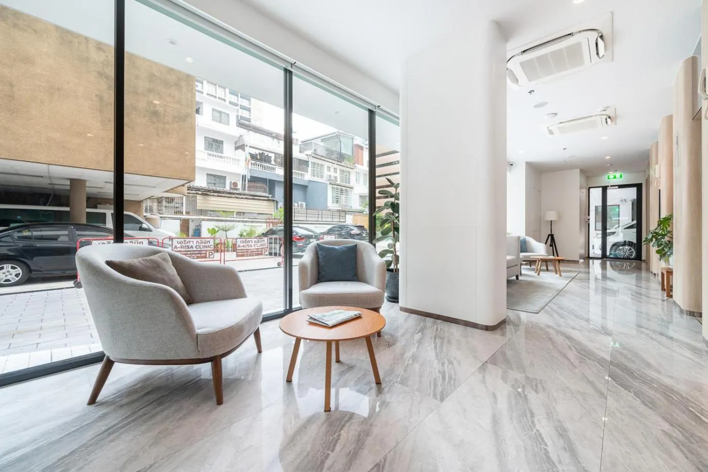 Lobby or reception in LiveZen Bangkok Sukhumvit