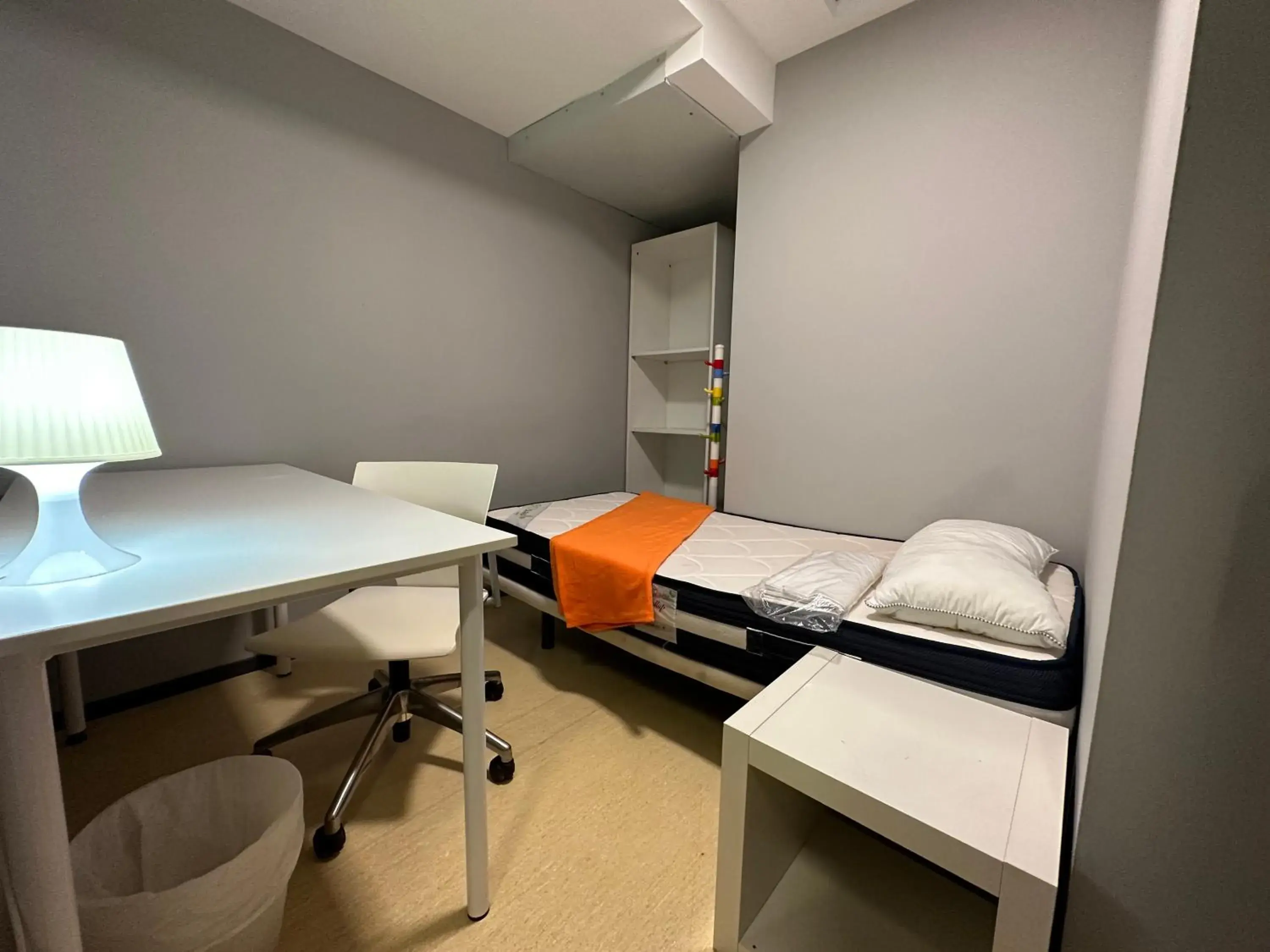 Single Room with Shared Bathroom in Vigo Beds & Rooms Single Room with Shared Bathroom in Vigo Beds & Rooms