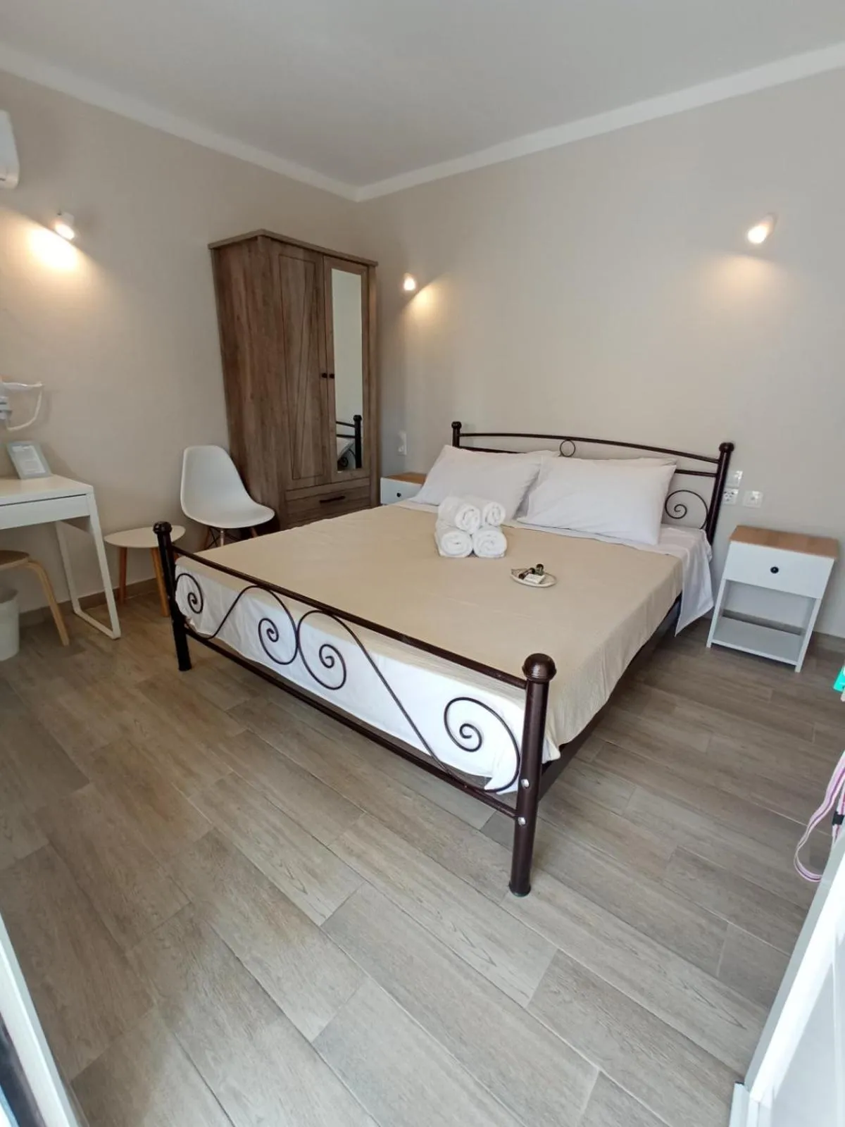 Inner courtyard view, Bed in Elia Apartments