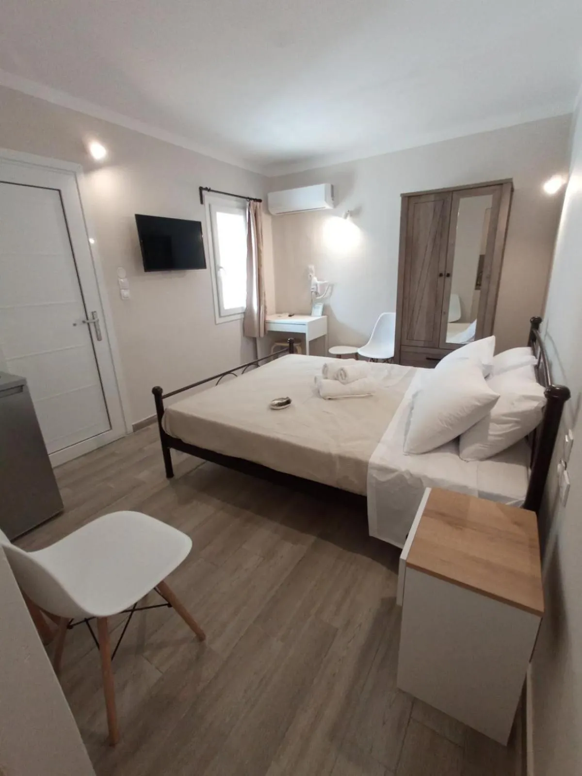 TV and multimedia, Bed in Elia Apartments