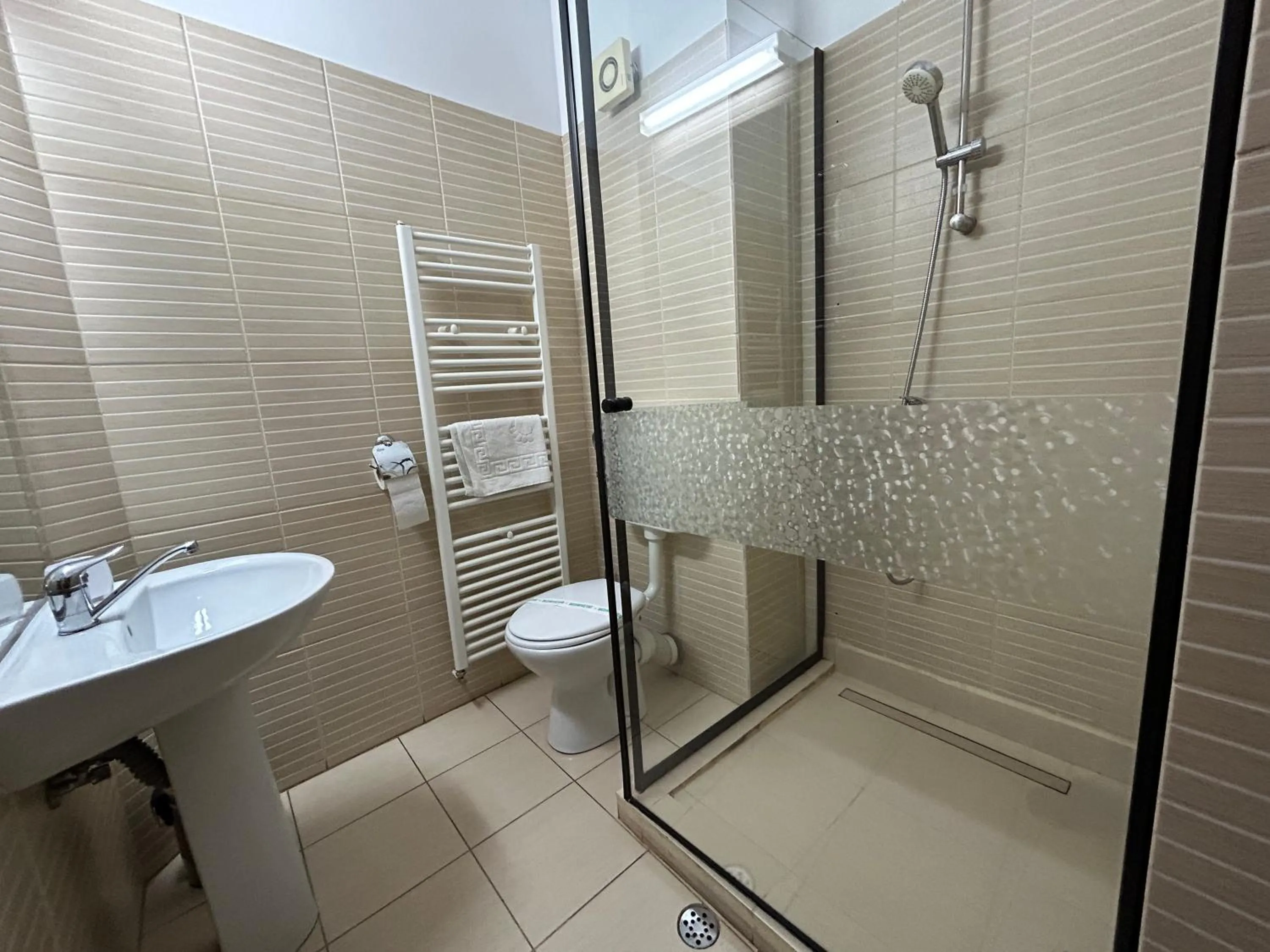 Shower in Vila Alma