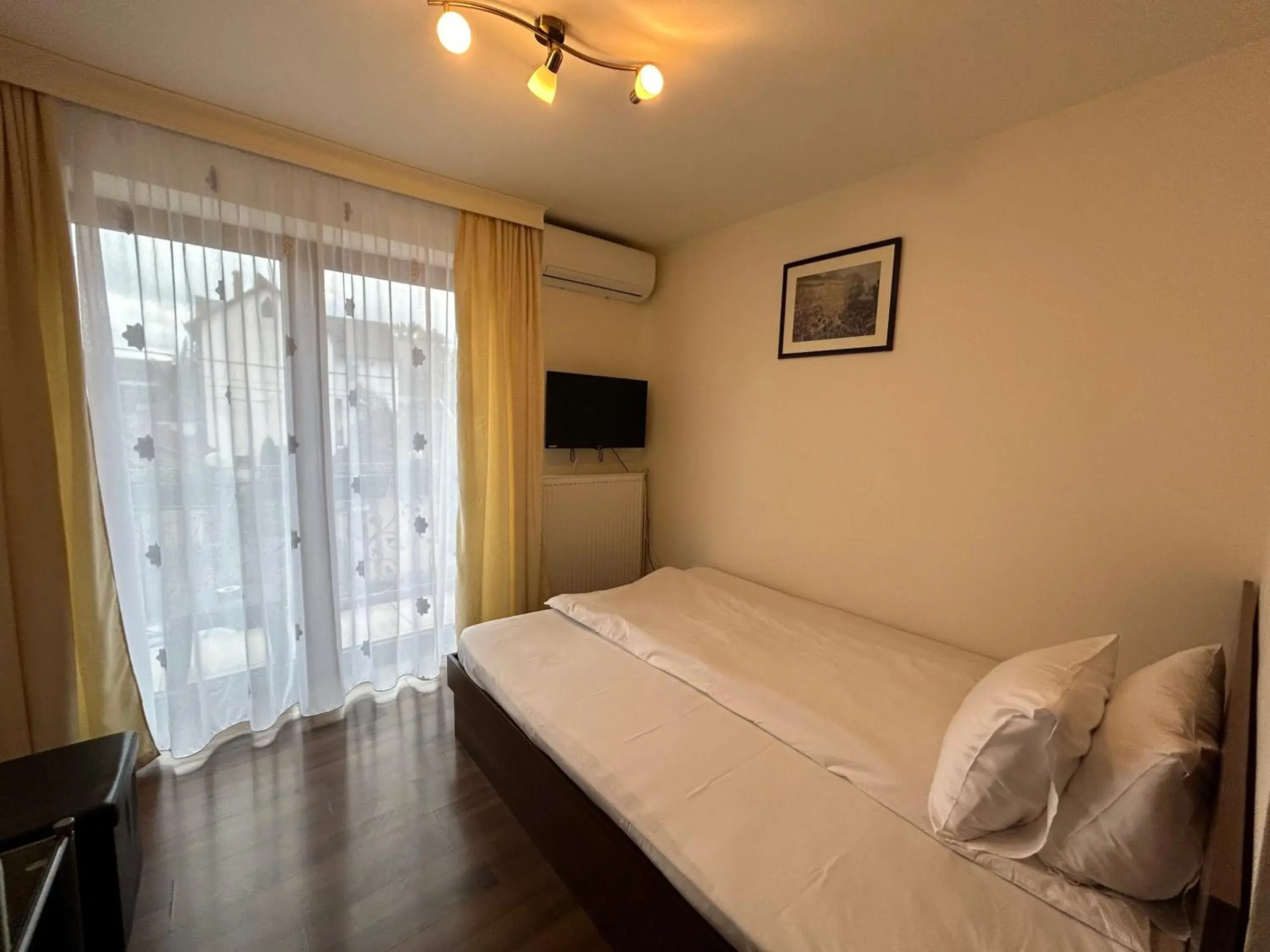 Small Double Room in Vila Alma Small Double Room in Vila Alma