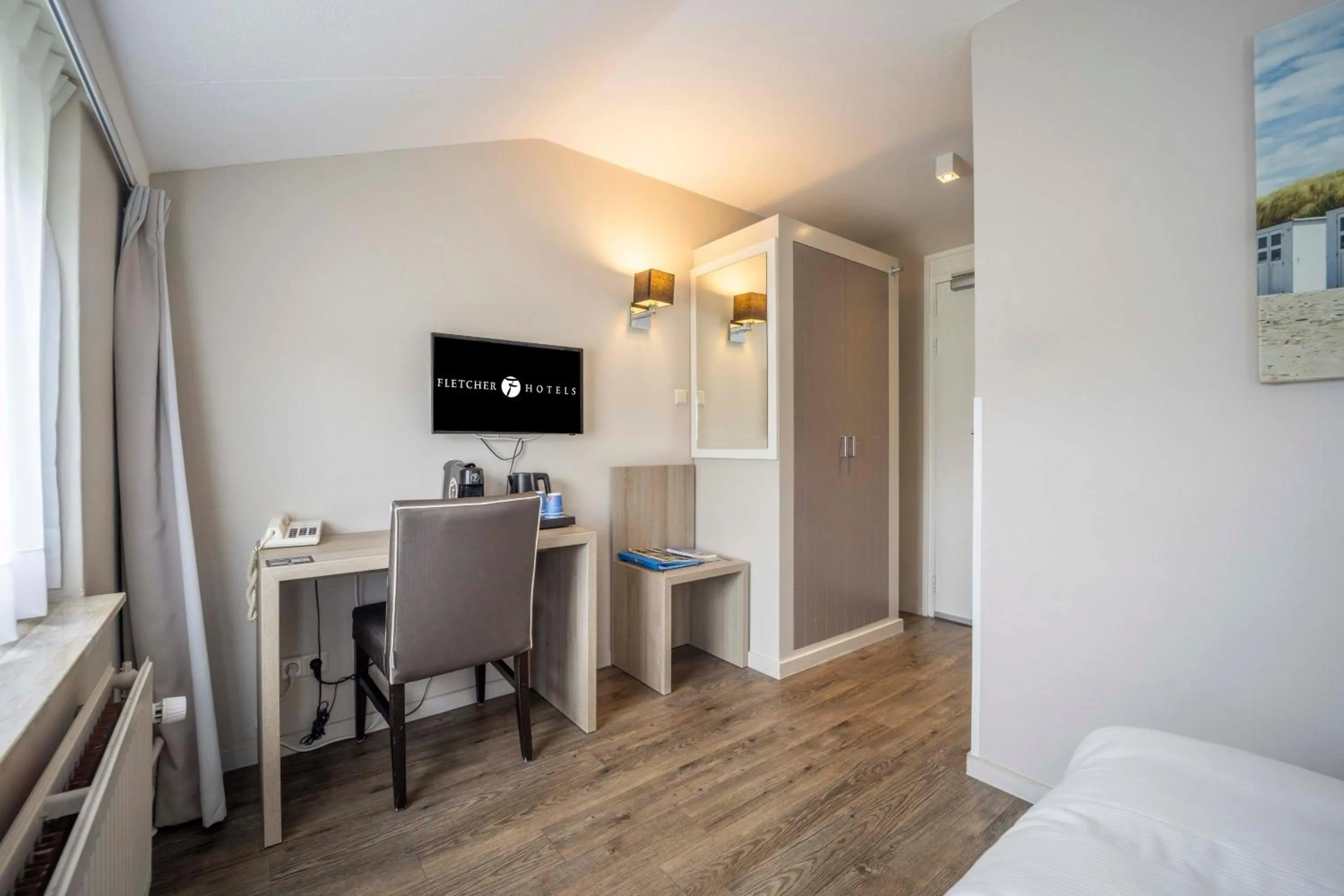 Bedroom, Bed in Fletcher Zuiderduin Beachhotel