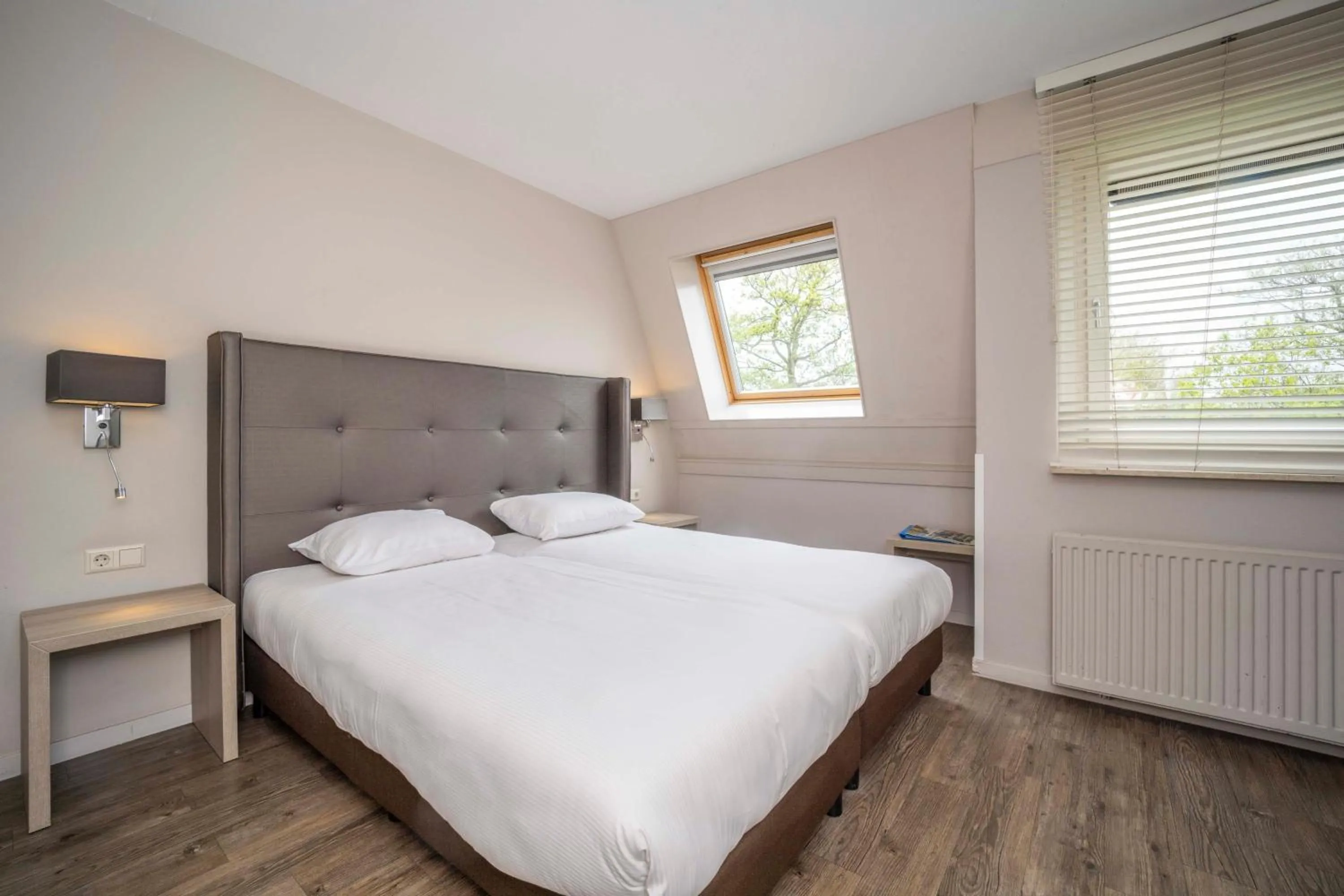 Photo of the whole room, Bed in Fletcher Zuiderduin Beachhotel