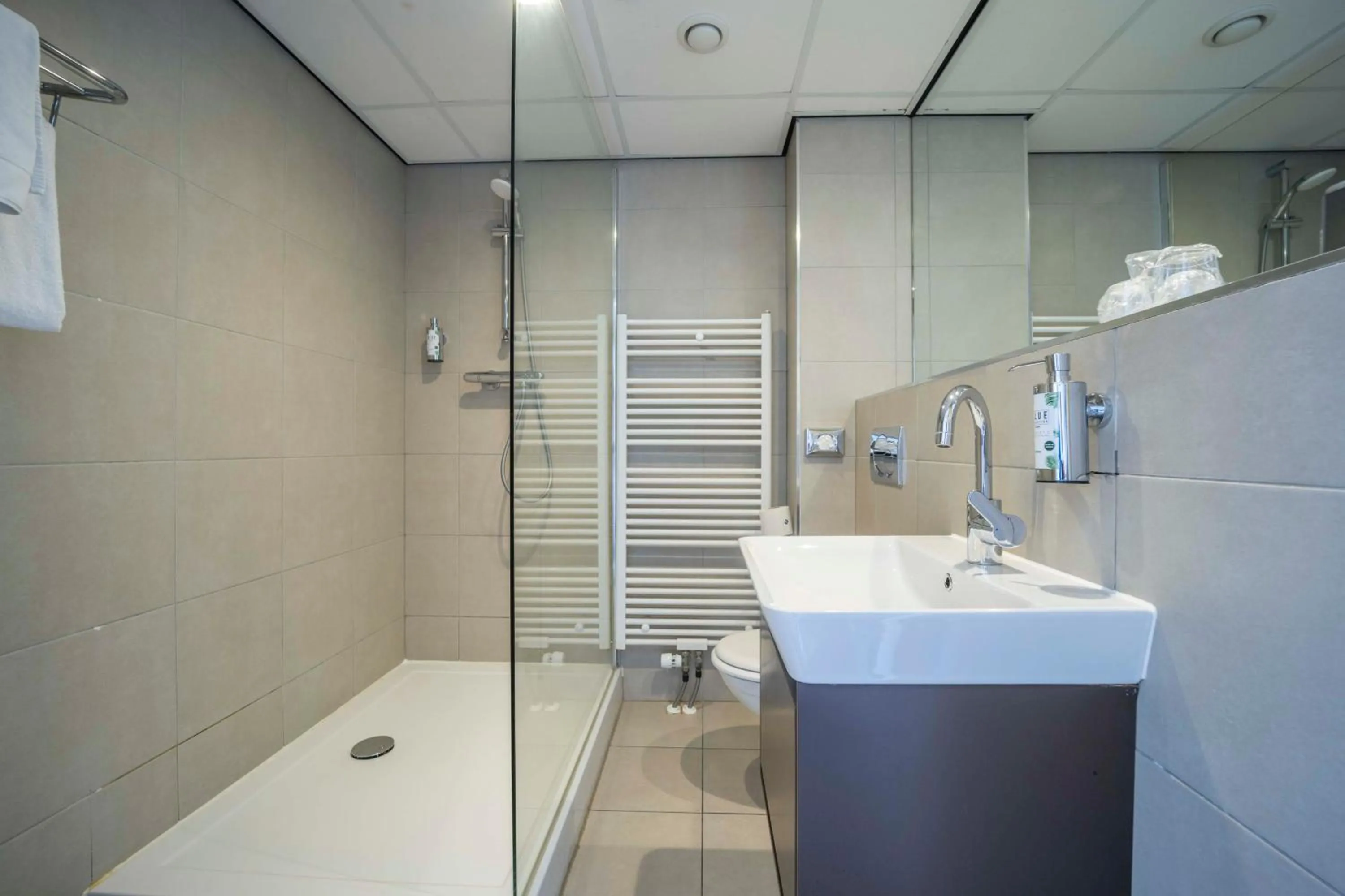 Bathroom in Fletcher Zuiderduin Beachhotel