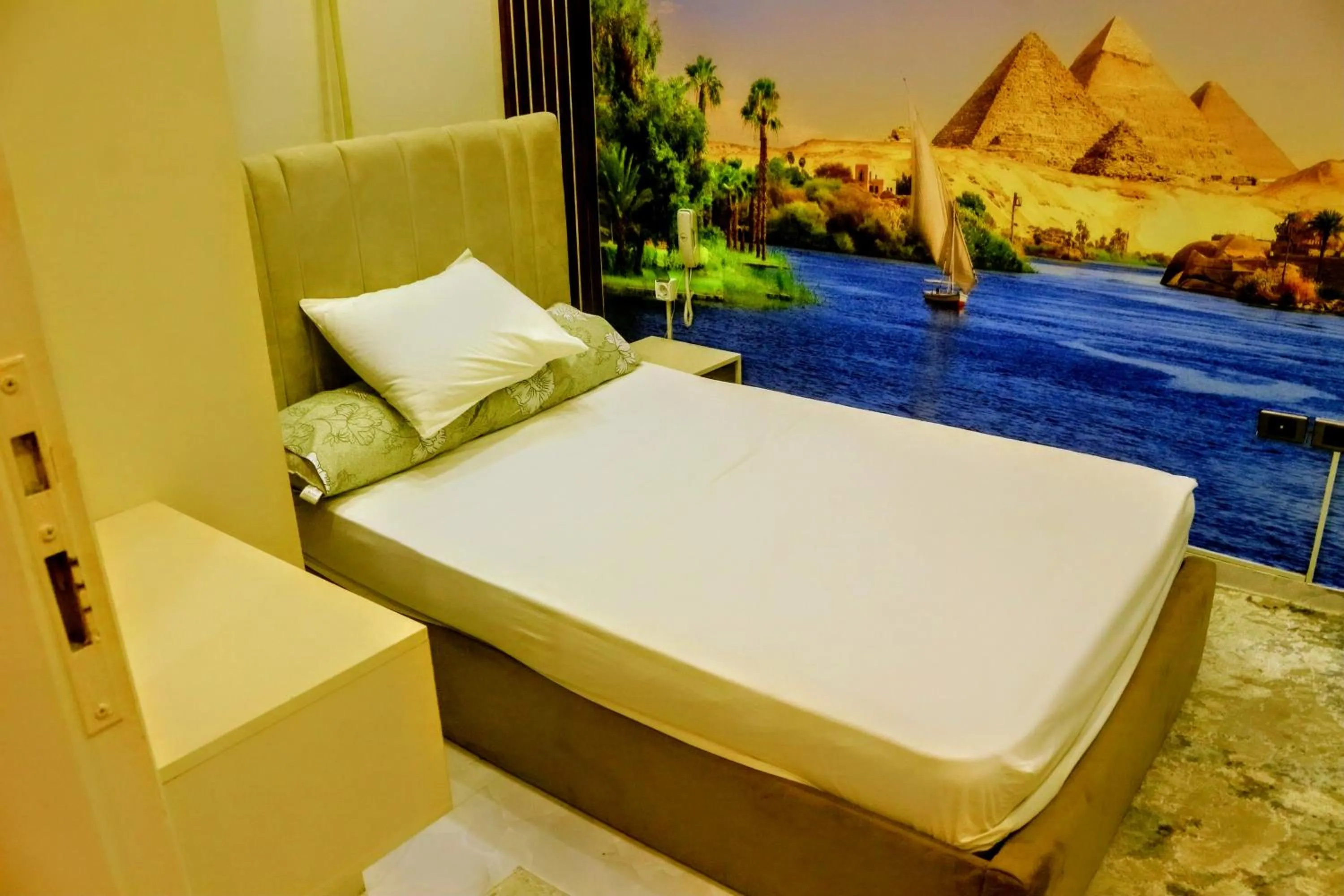 fabulous View pyramids inn