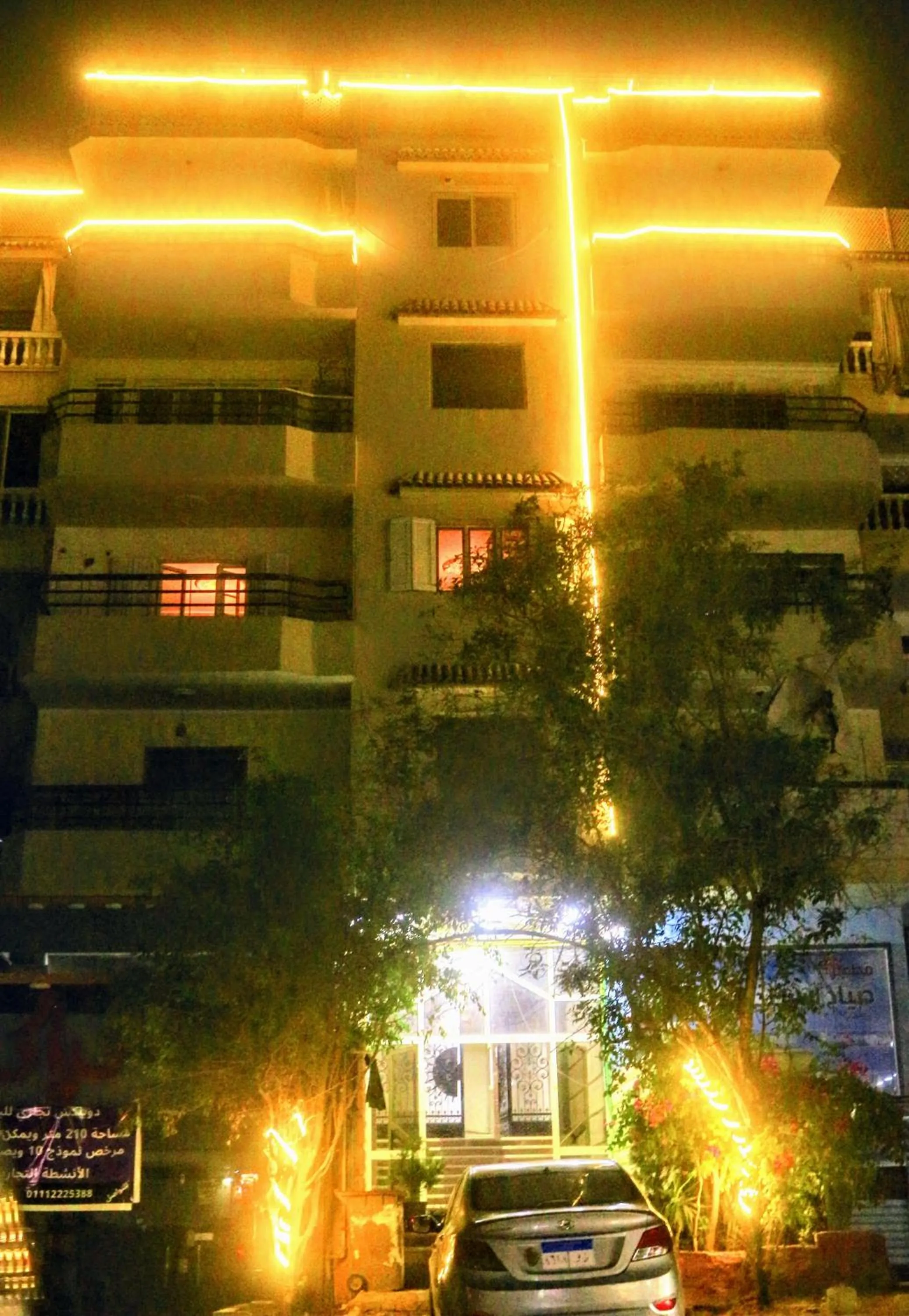 Facade/entrance in fabulous View pyramids inn
