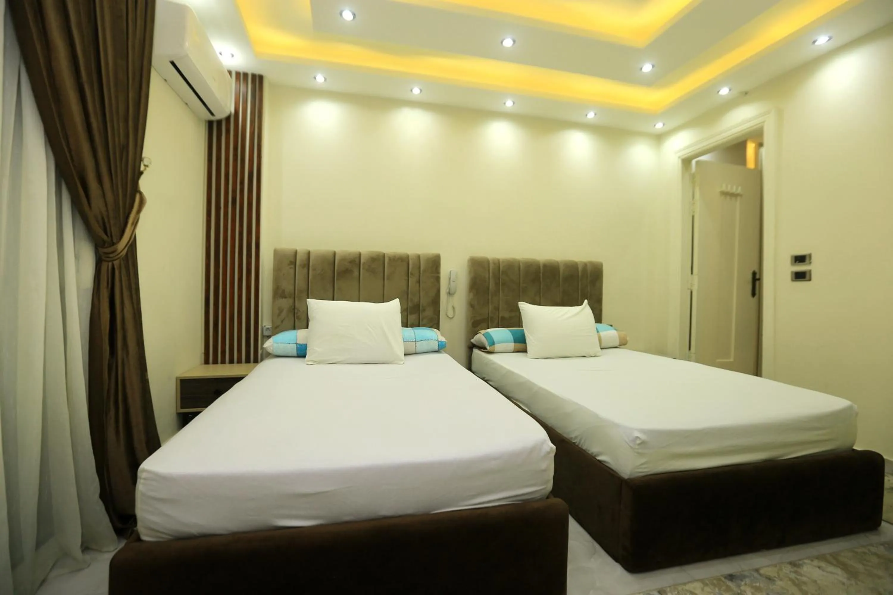 fabulous View pyramids inn