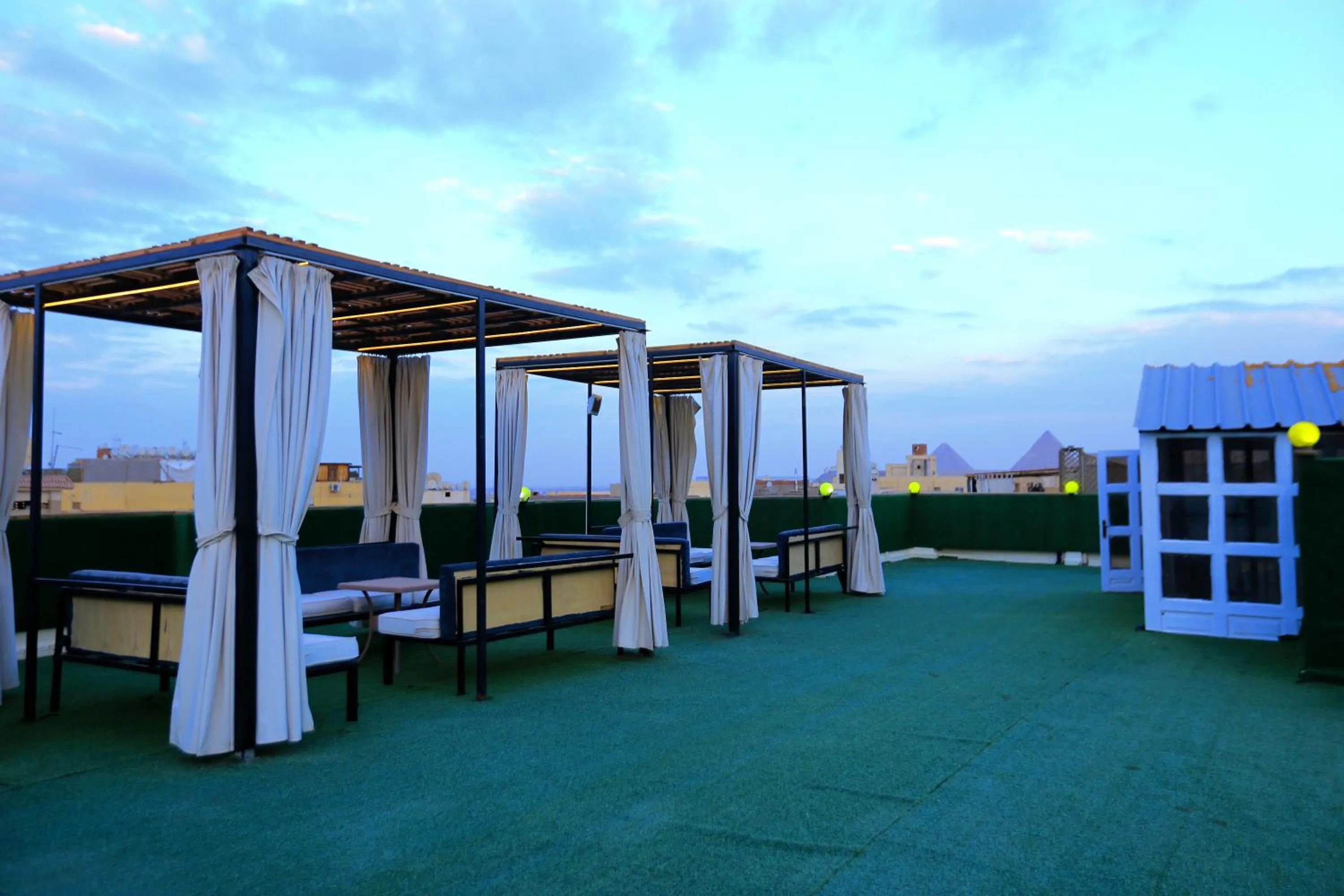 fabulous View pyramids inn