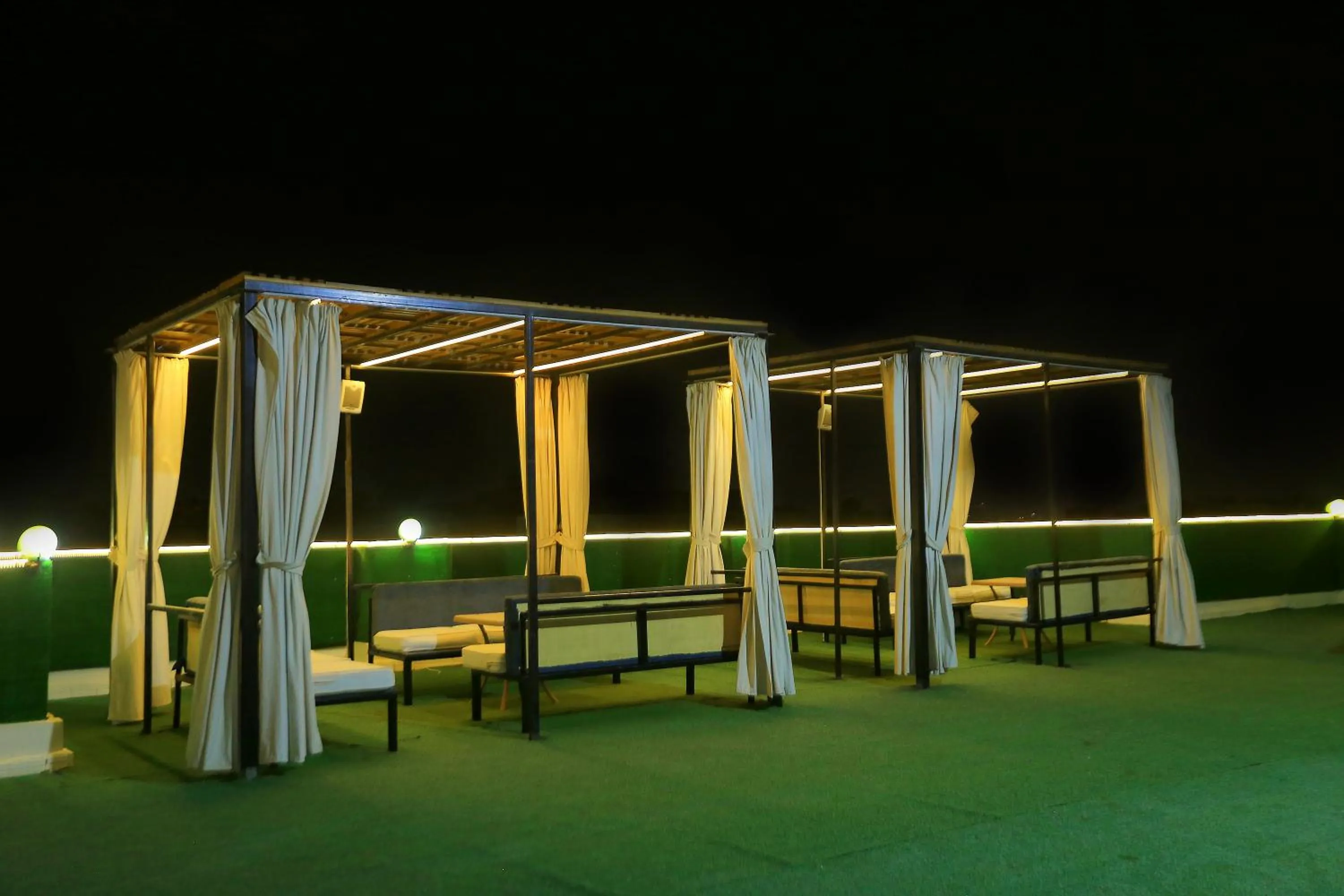 fabulous View pyramids inn