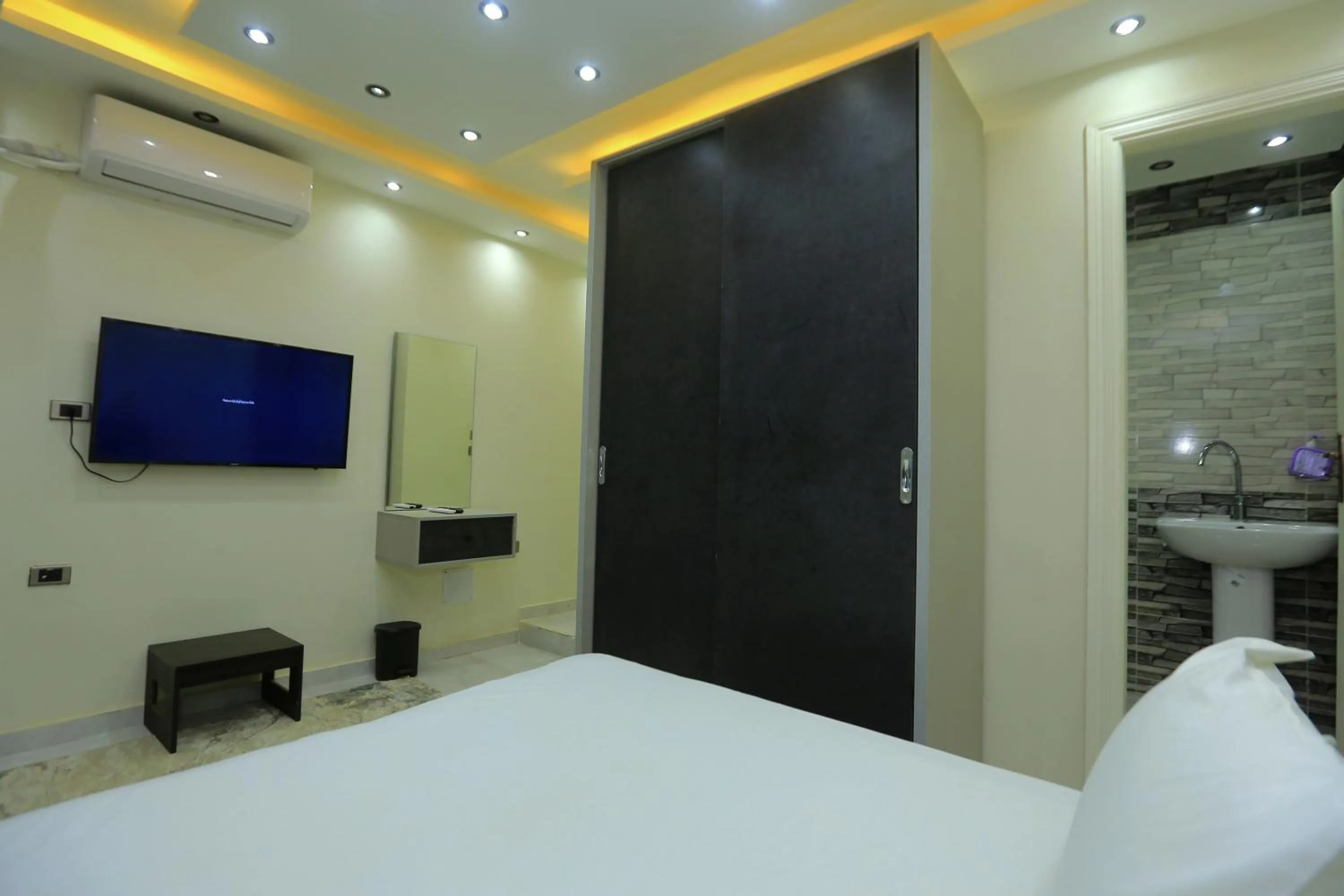 fabulous View pyramids inn