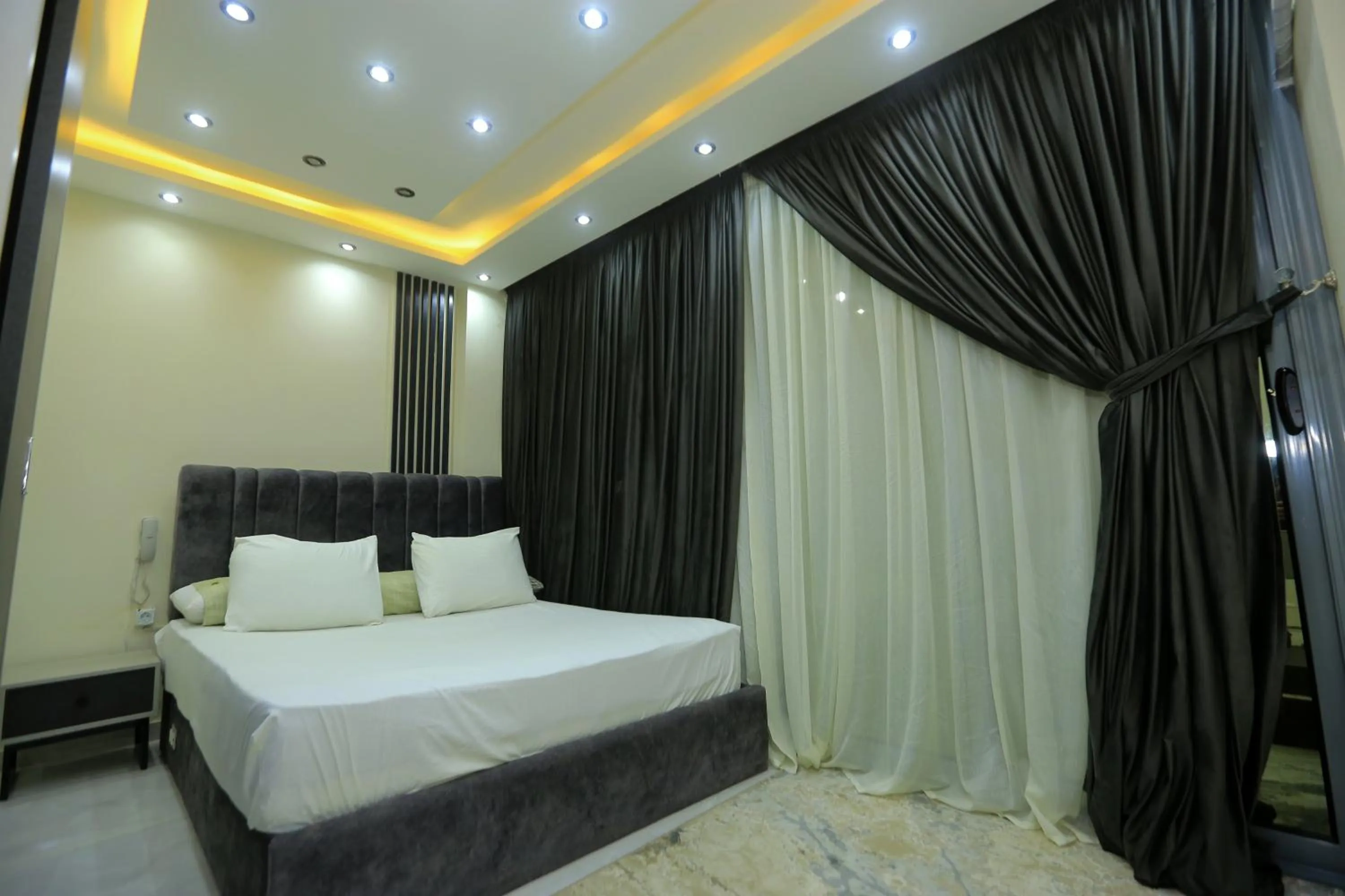 fabulous View pyramids inn