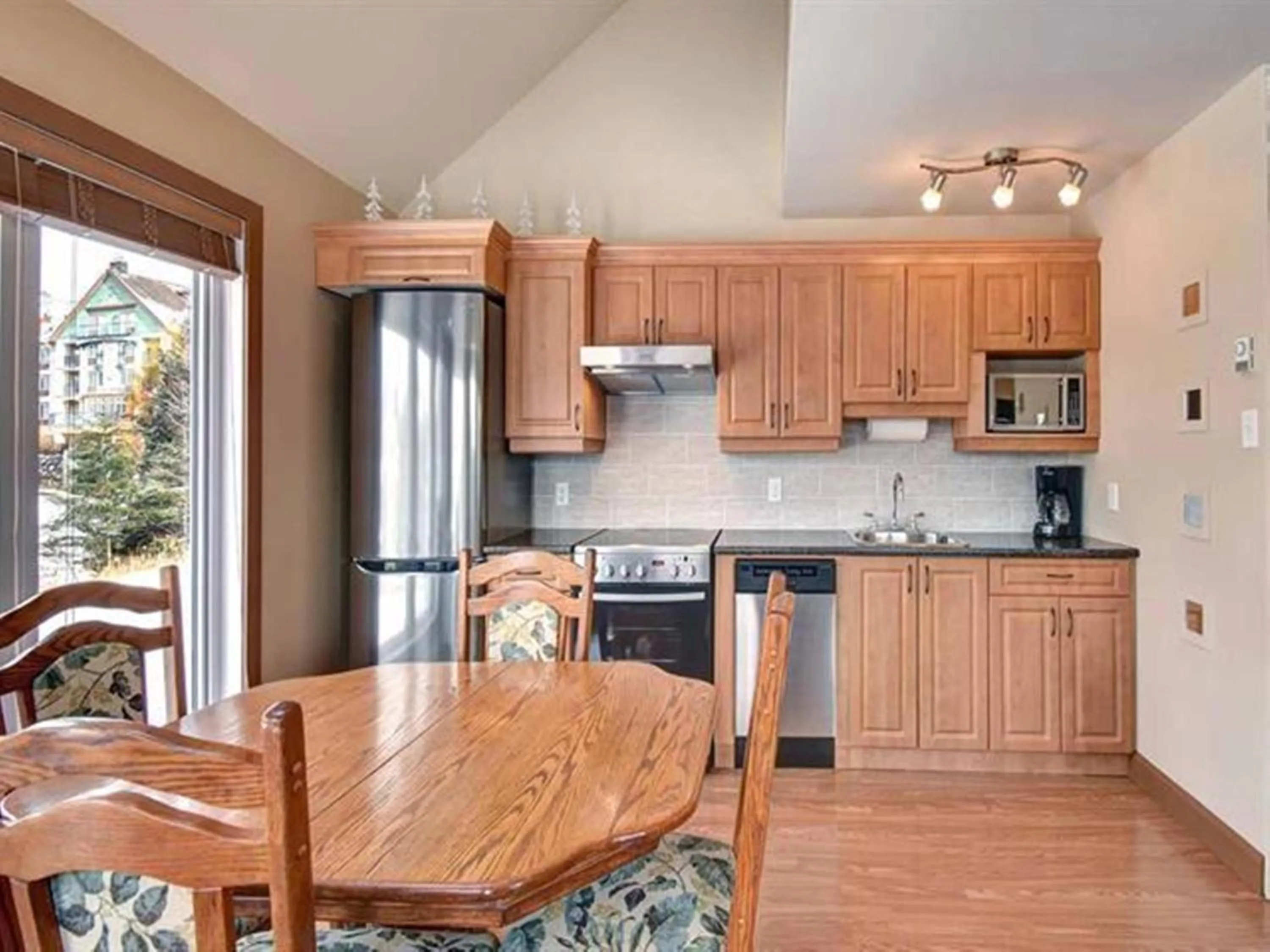 Kitchen or kitchenette in Bright Condo near the Lake by GLOBALSTAY