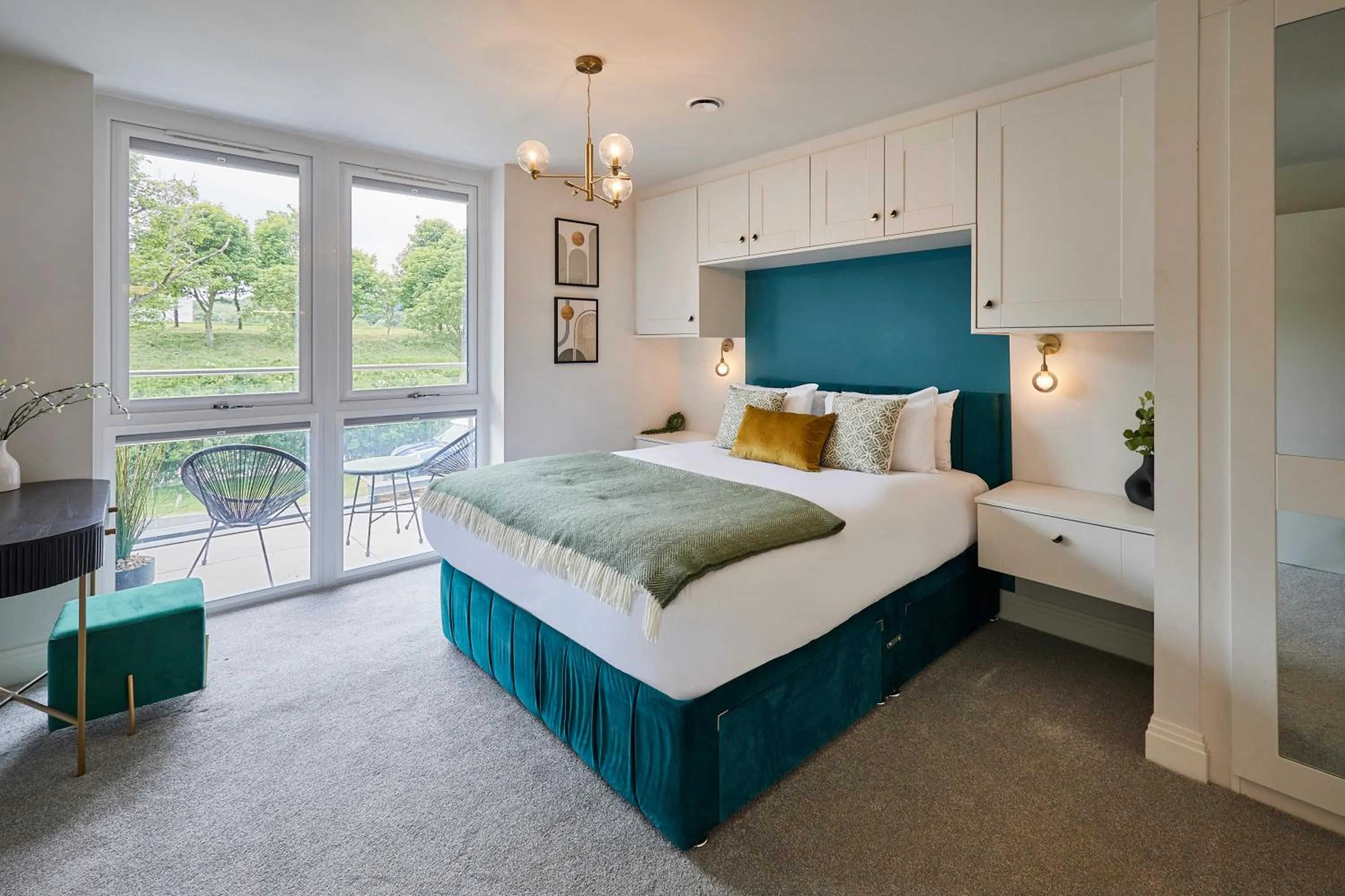 Bed in Host & Stay - Scarborough View Luxury Apartment
