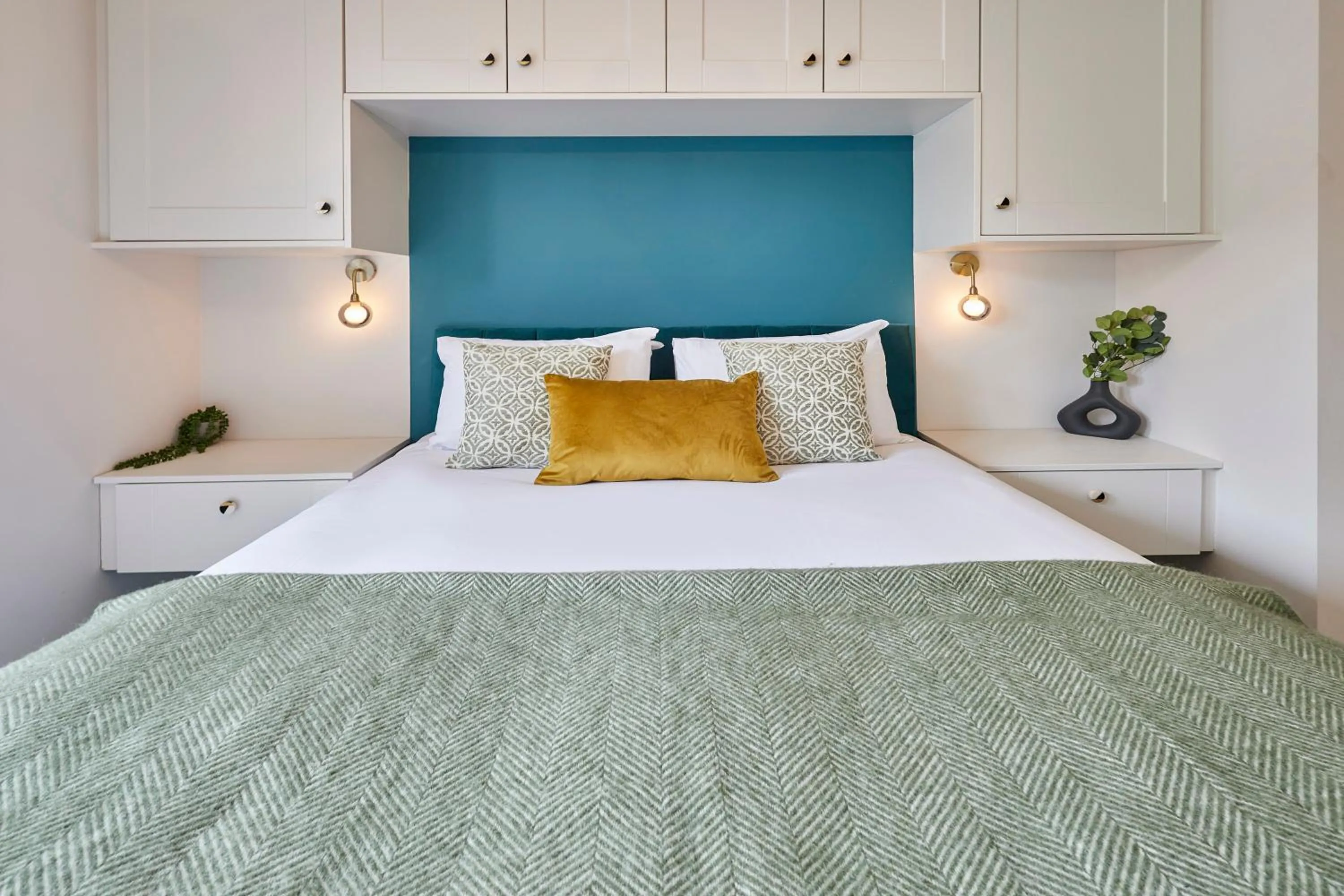 Bed in Host & Stay - Scarborough View Luxury Apartment
