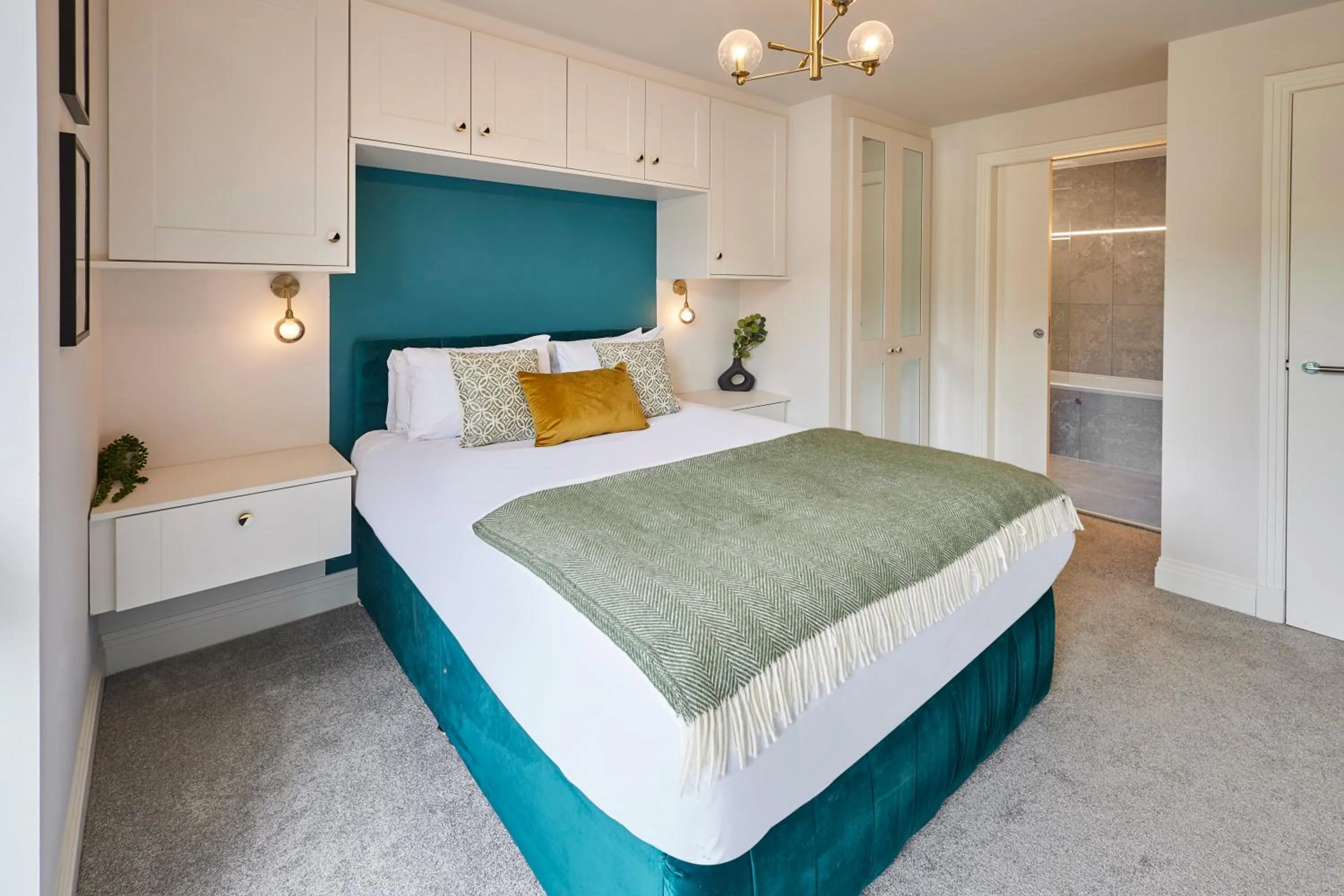 Bed in Host & Stay - Scarborough View Luxury Apartment