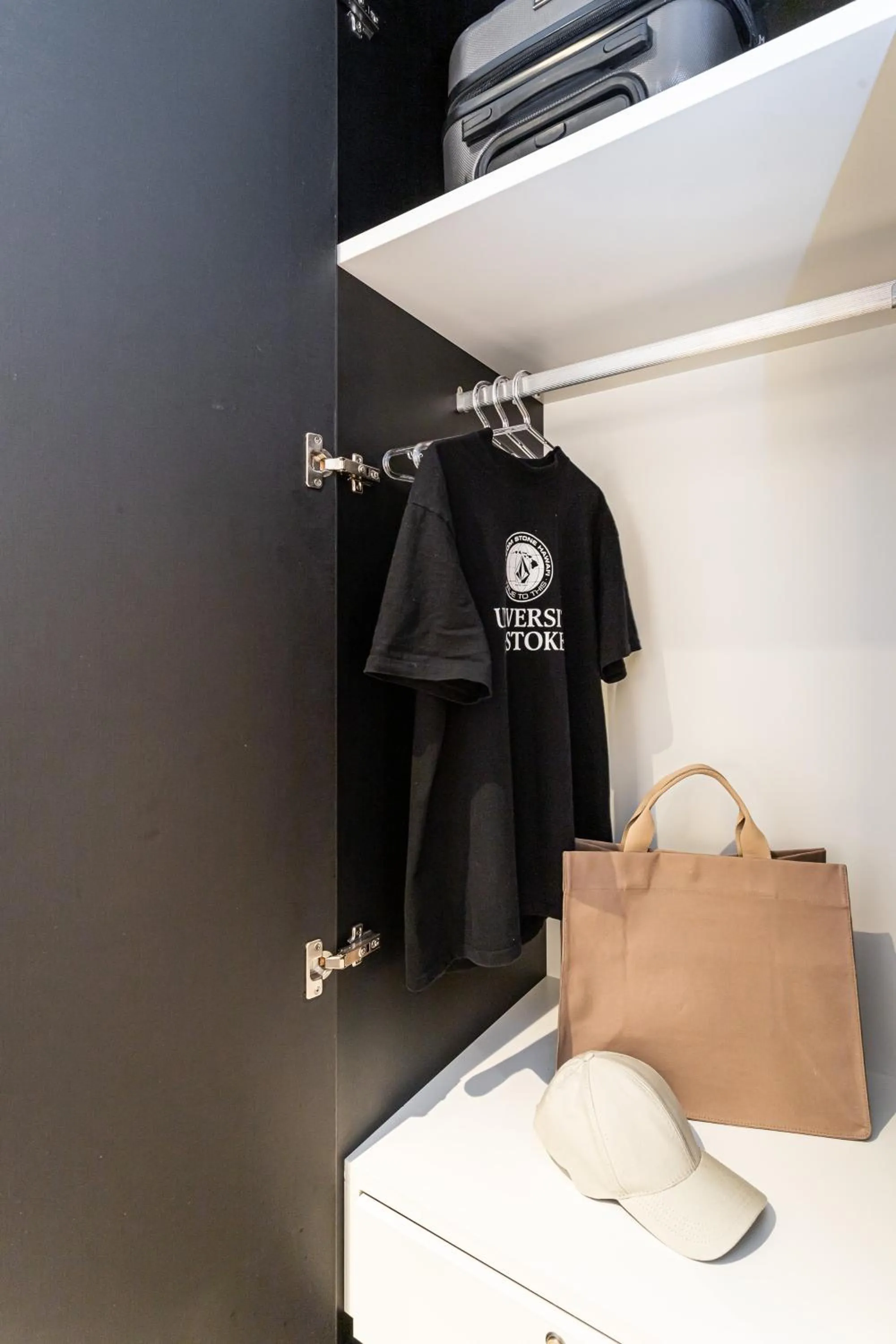 wardrobe in KASA by Viva - Prédio completo ao lado da Faria Lima