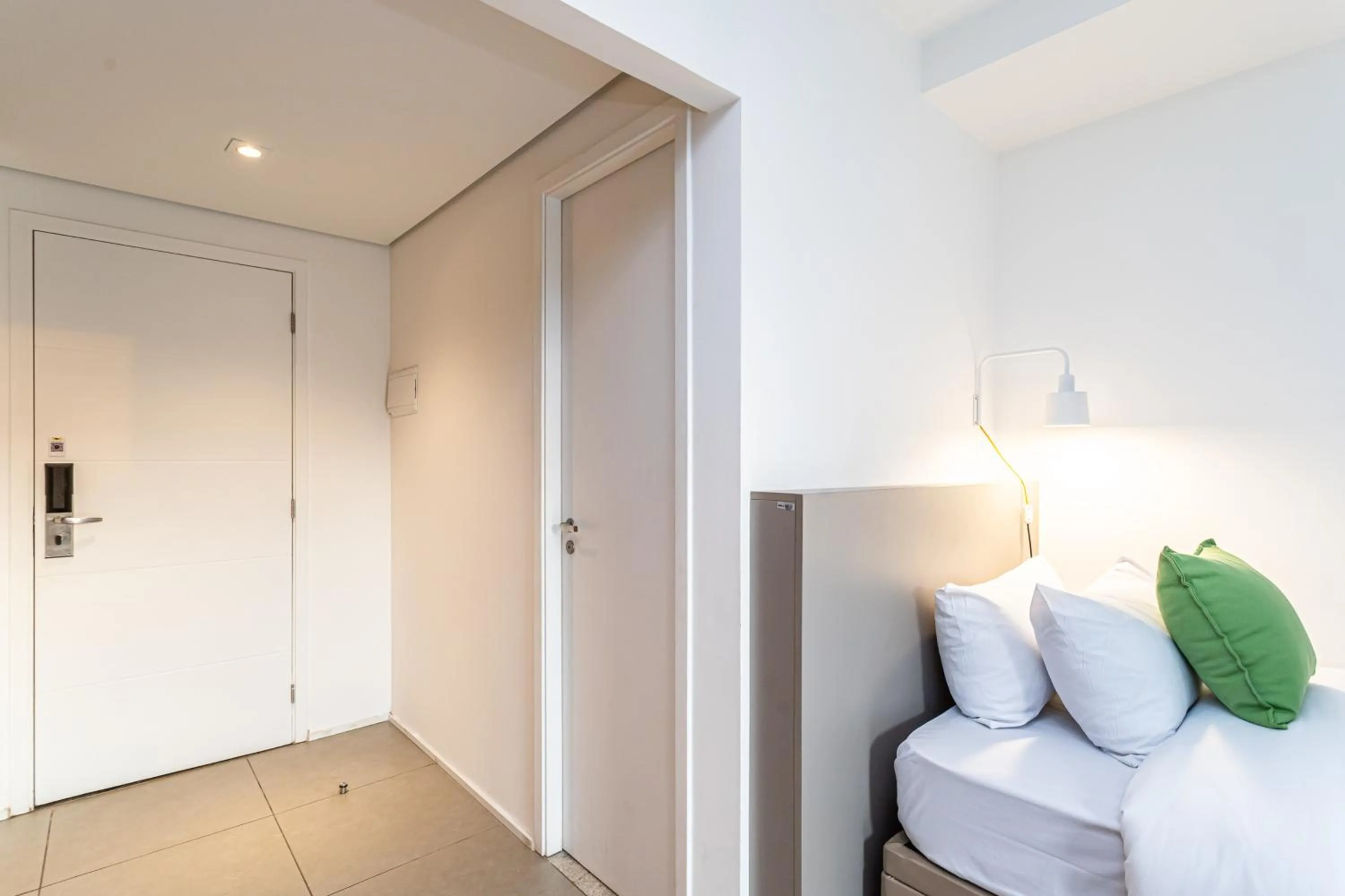 Bed in KASA by Viva - Prédio completo ao lado da Faria Lima