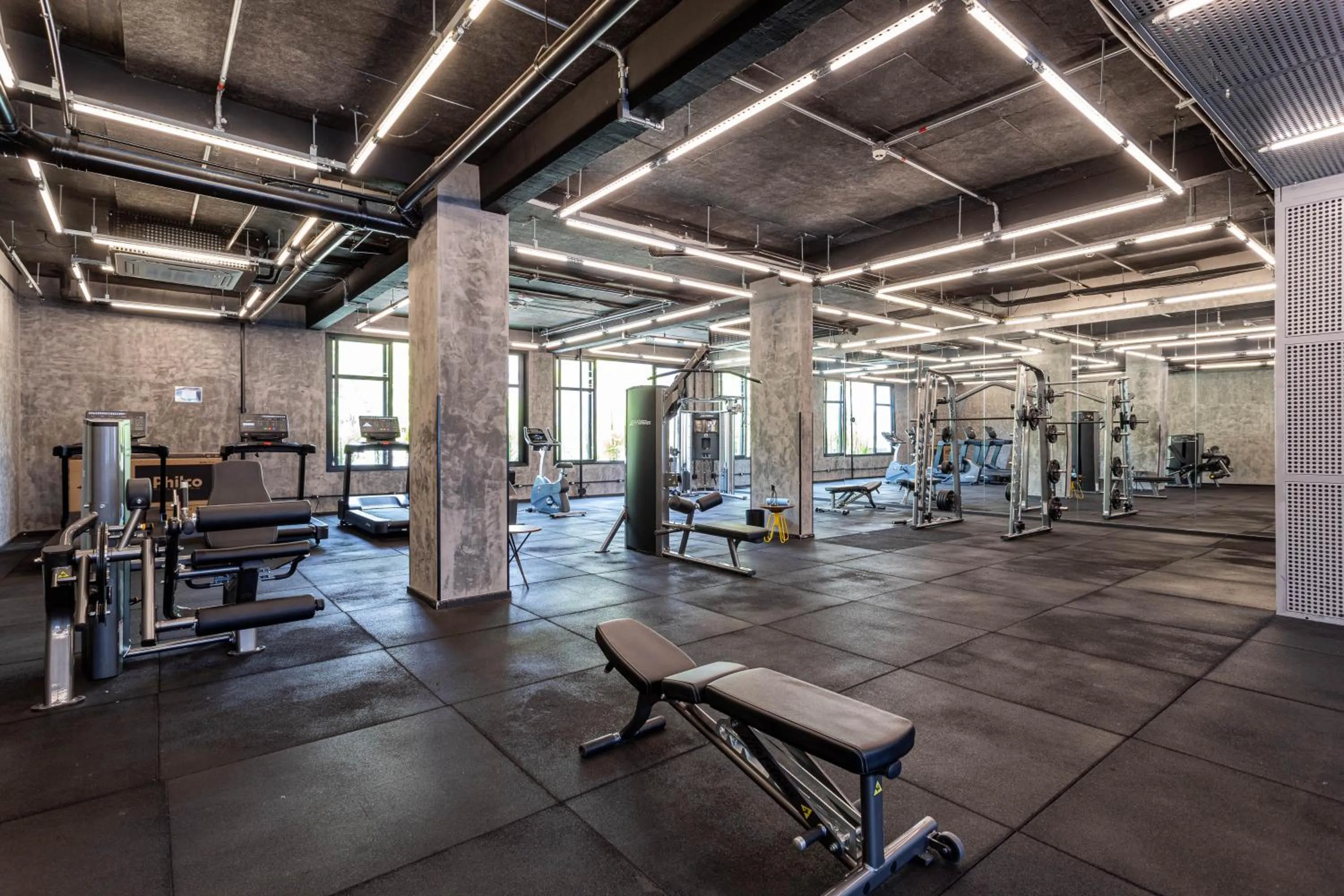 Fitness centre/facilities in KASA by Viva - Prédio completo ao lado da Faria Lima