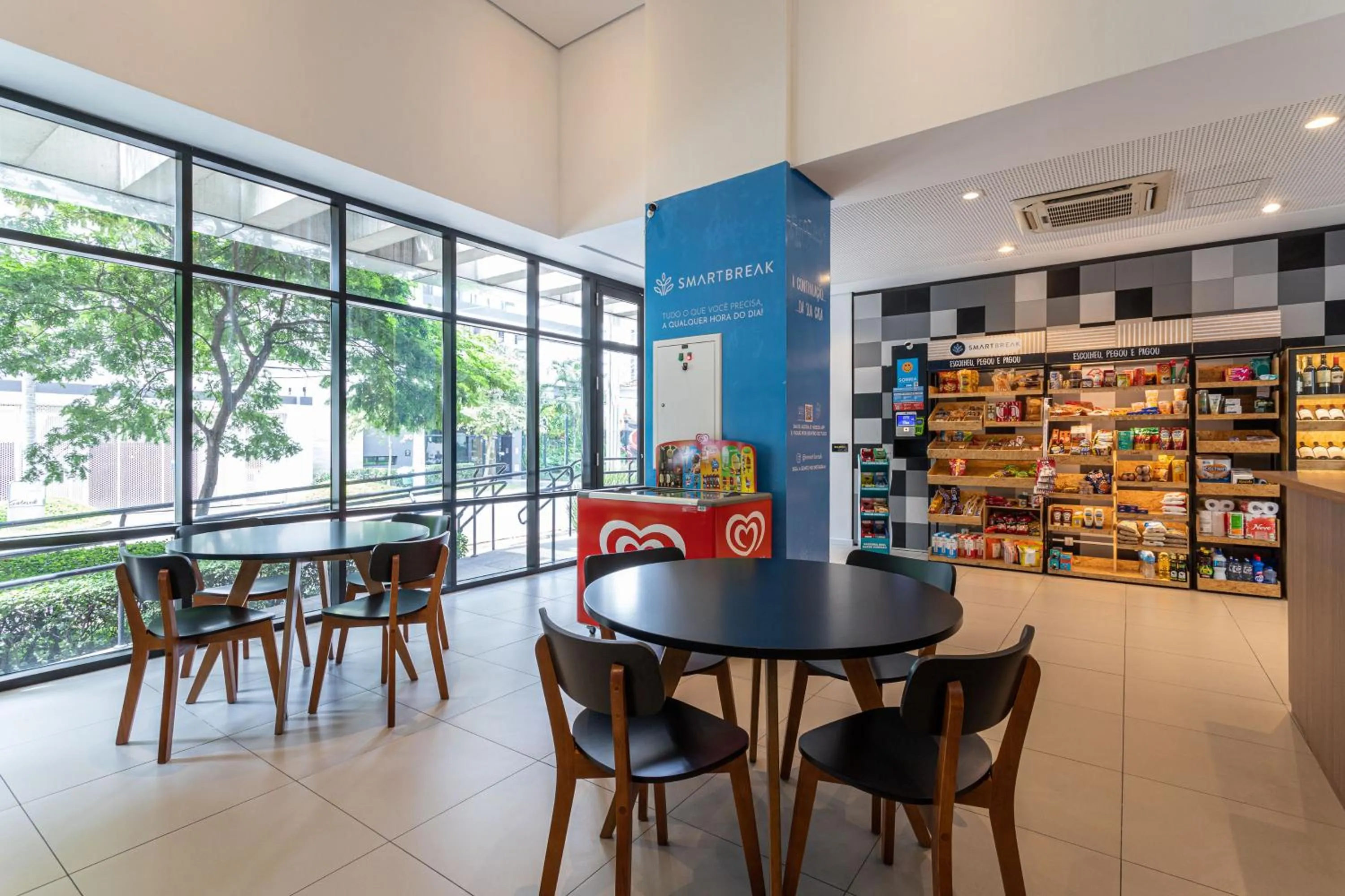 Supermarket/grocery shop in KASA by Viva - Prédio completo ao lado da Faria Lima