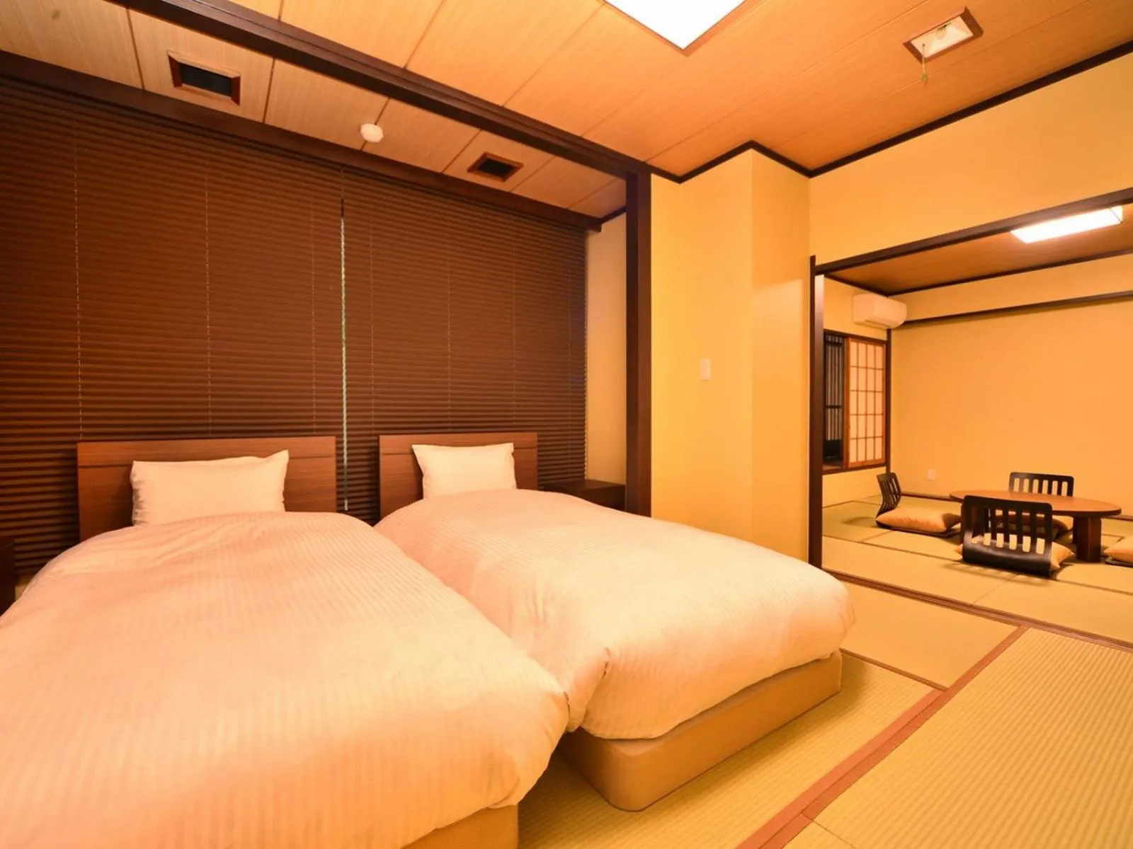 Bed in Hatago Kintoen