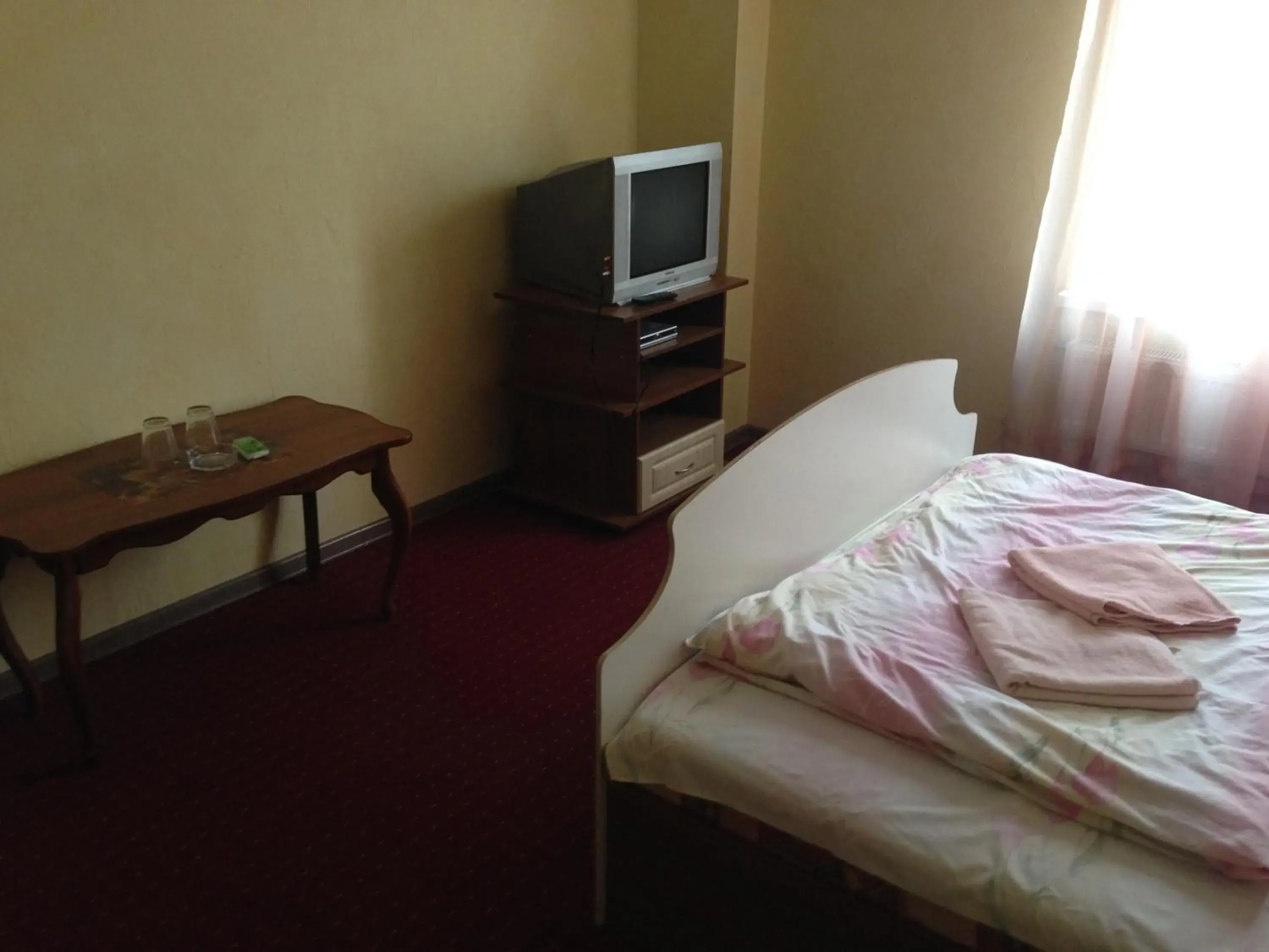 Double Room with Shared Shower and Toilet in Power House Hotel Double Room with Shared Shower and Toilet in Power House Hotel