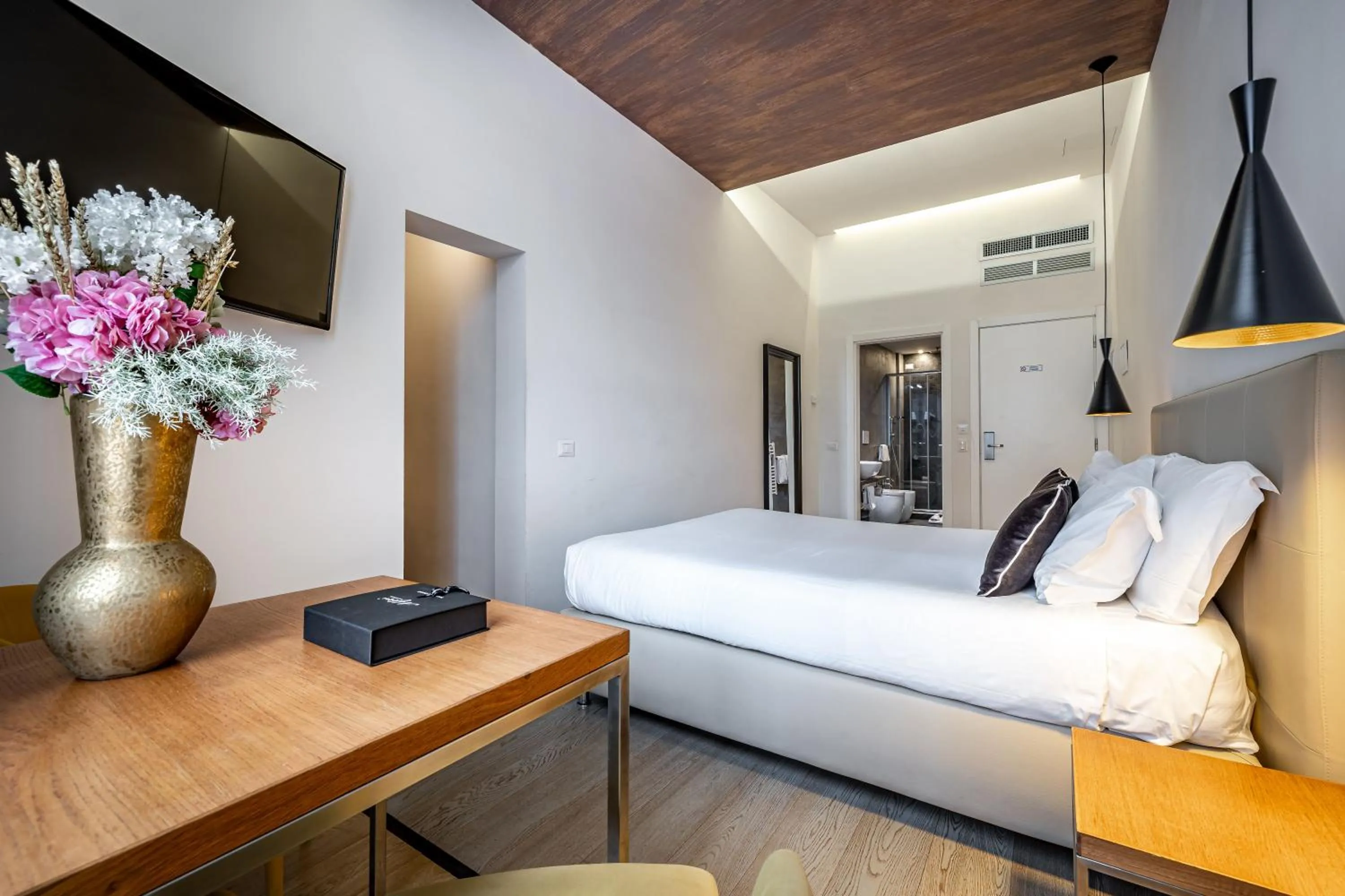 Bedroom, Bed in Palazzo Alfieri - Place of Charme