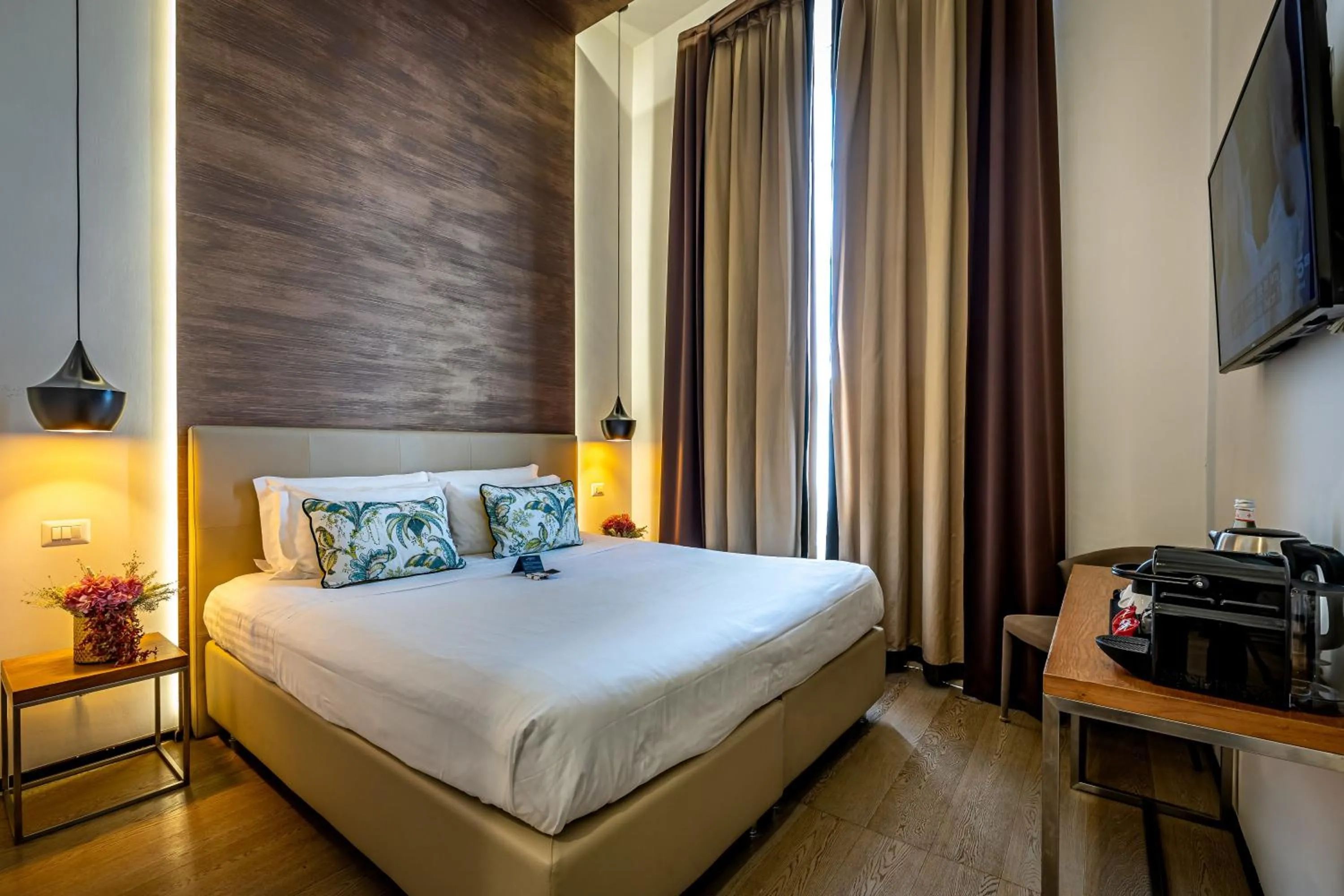 Deluxe Double Room with River View in Palazzo Alfieri Residenza D'Epoca