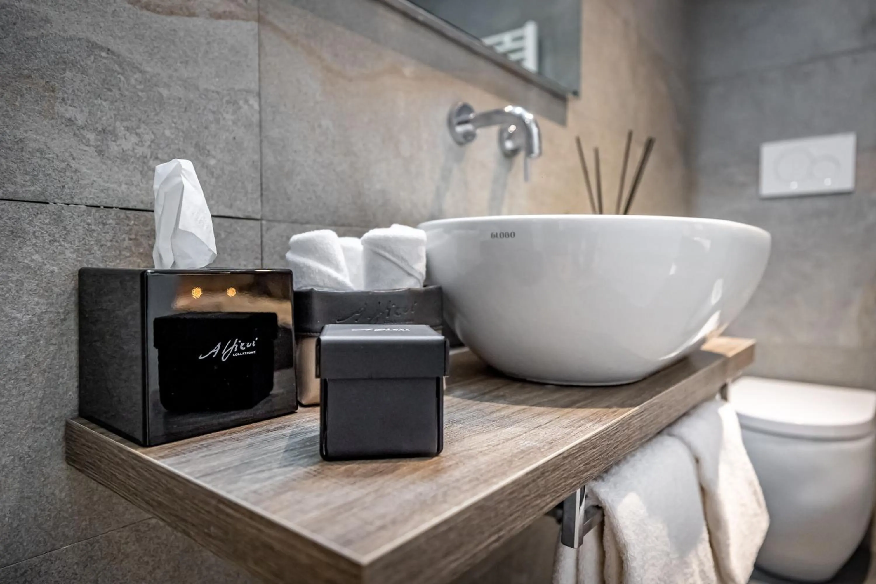 Bathroom in Palazzo Alfieri - Place of Charme