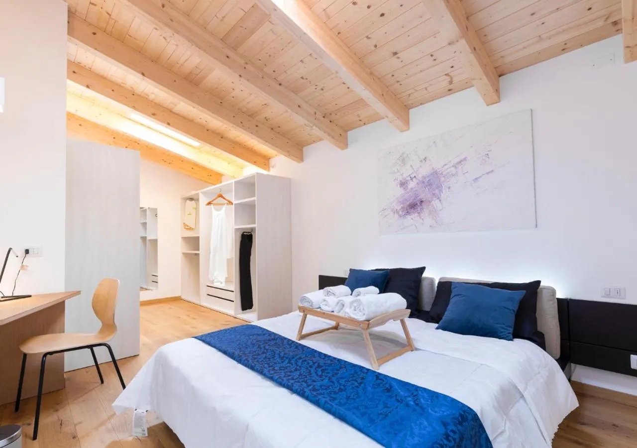 One-Bedroom Apartment in [Dimora Elysium] Vicino F1/ Ospedale San Gerardo