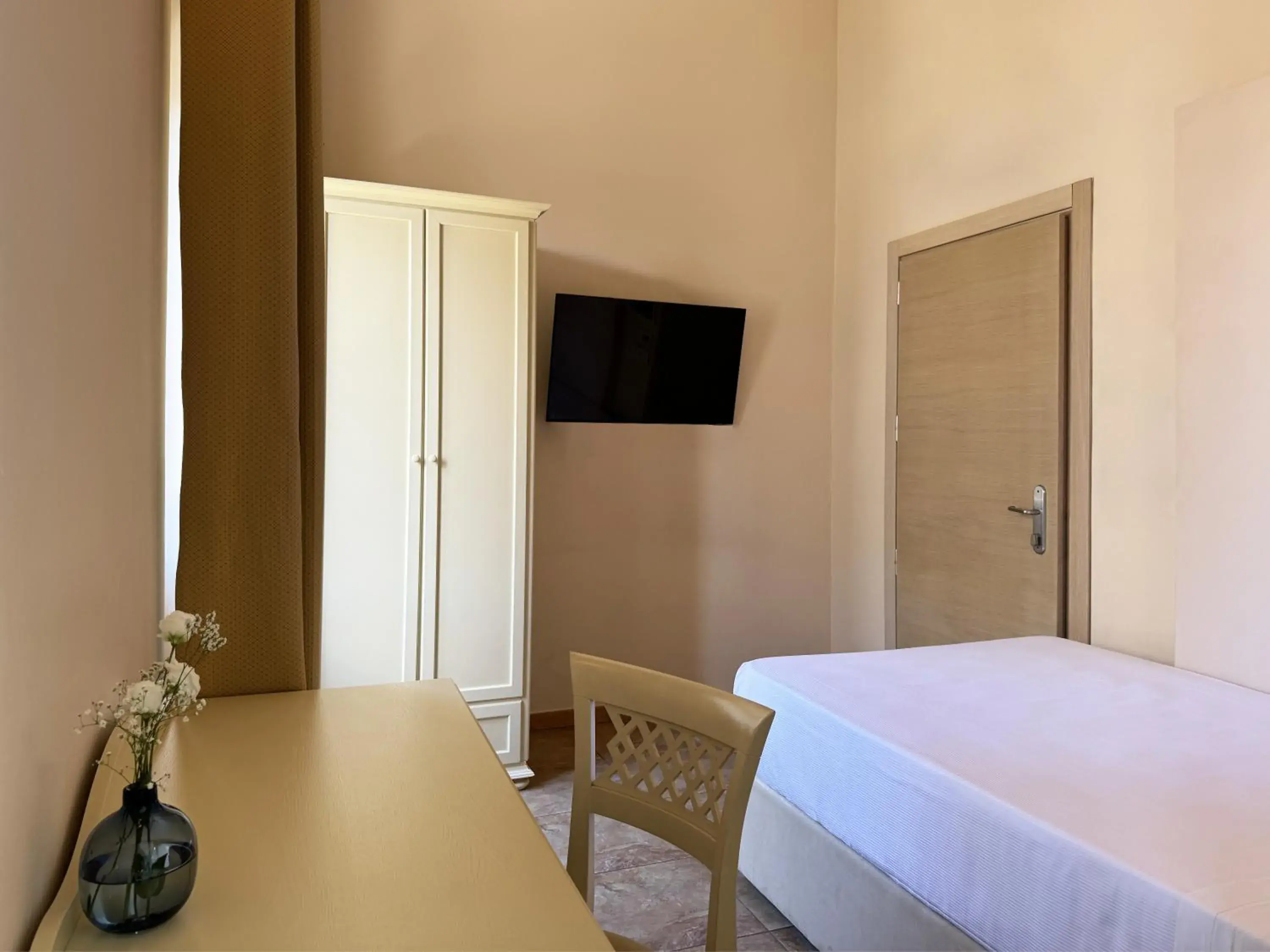 TV and multimedia, Bed in Hotel le Muse TV and multimedia, Bed in Hotel le Muse