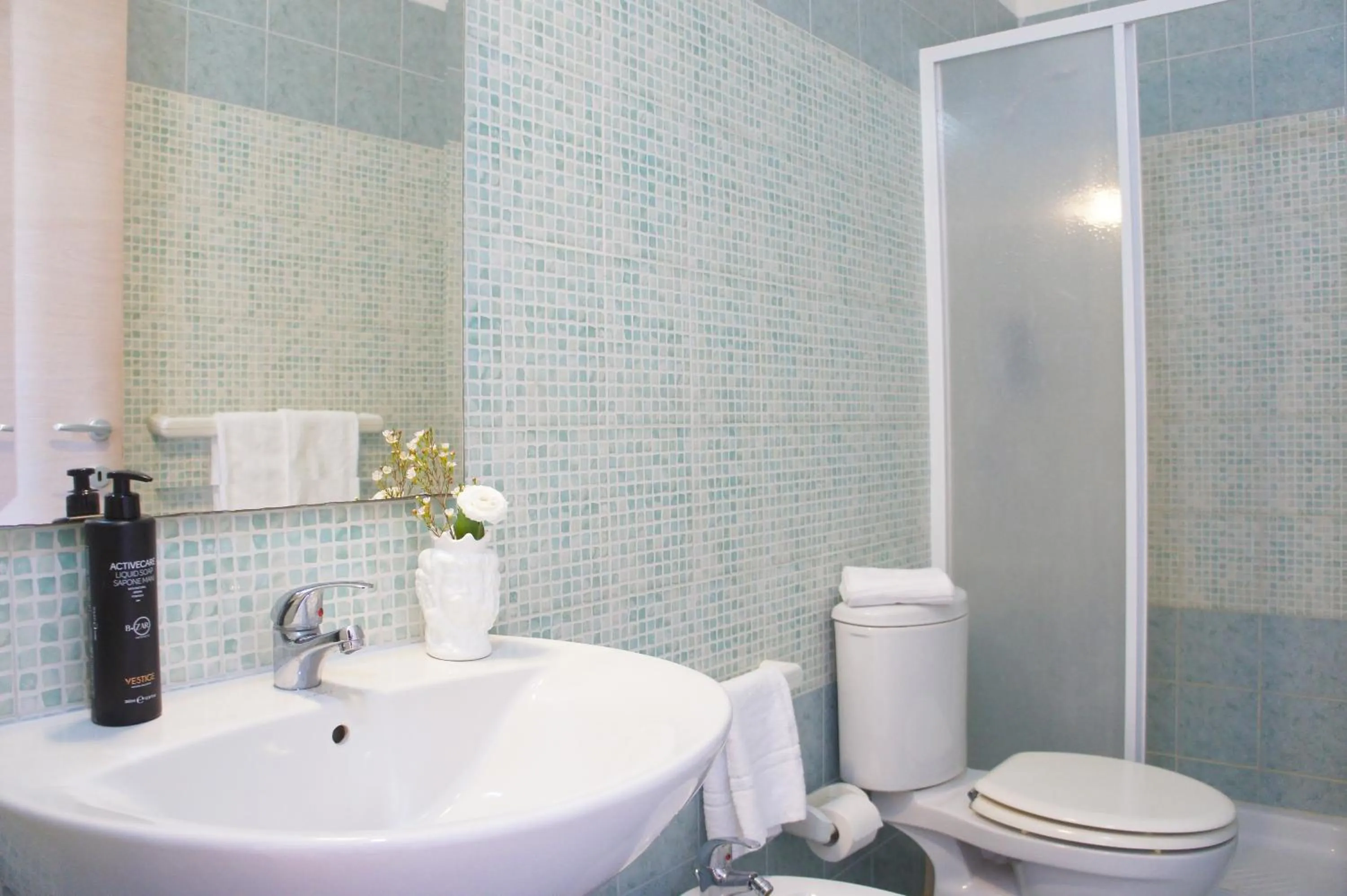 Shower in Hotel le Muse