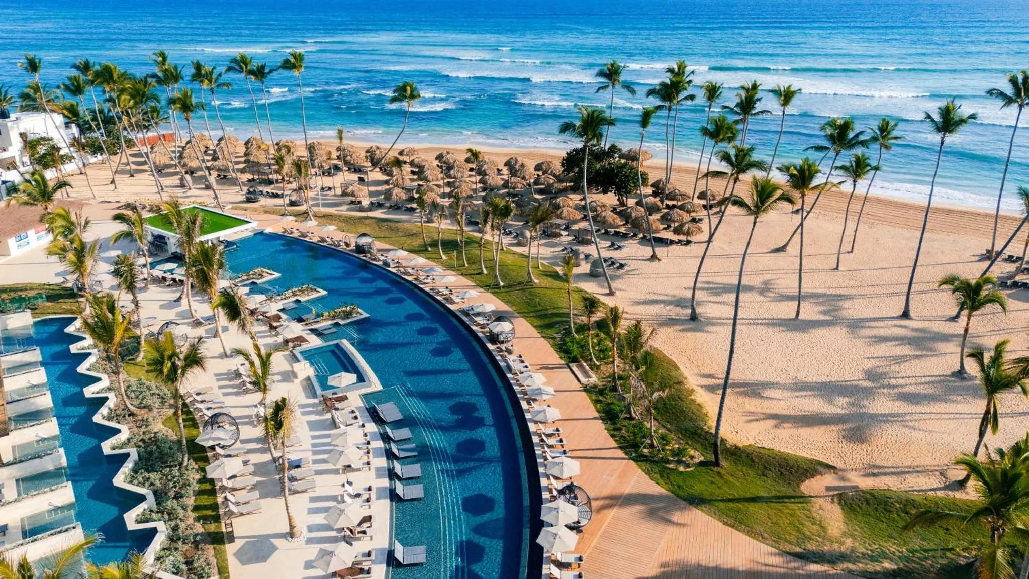 Swimming pool in Secrets Tides Punta Cana - All Inclusive