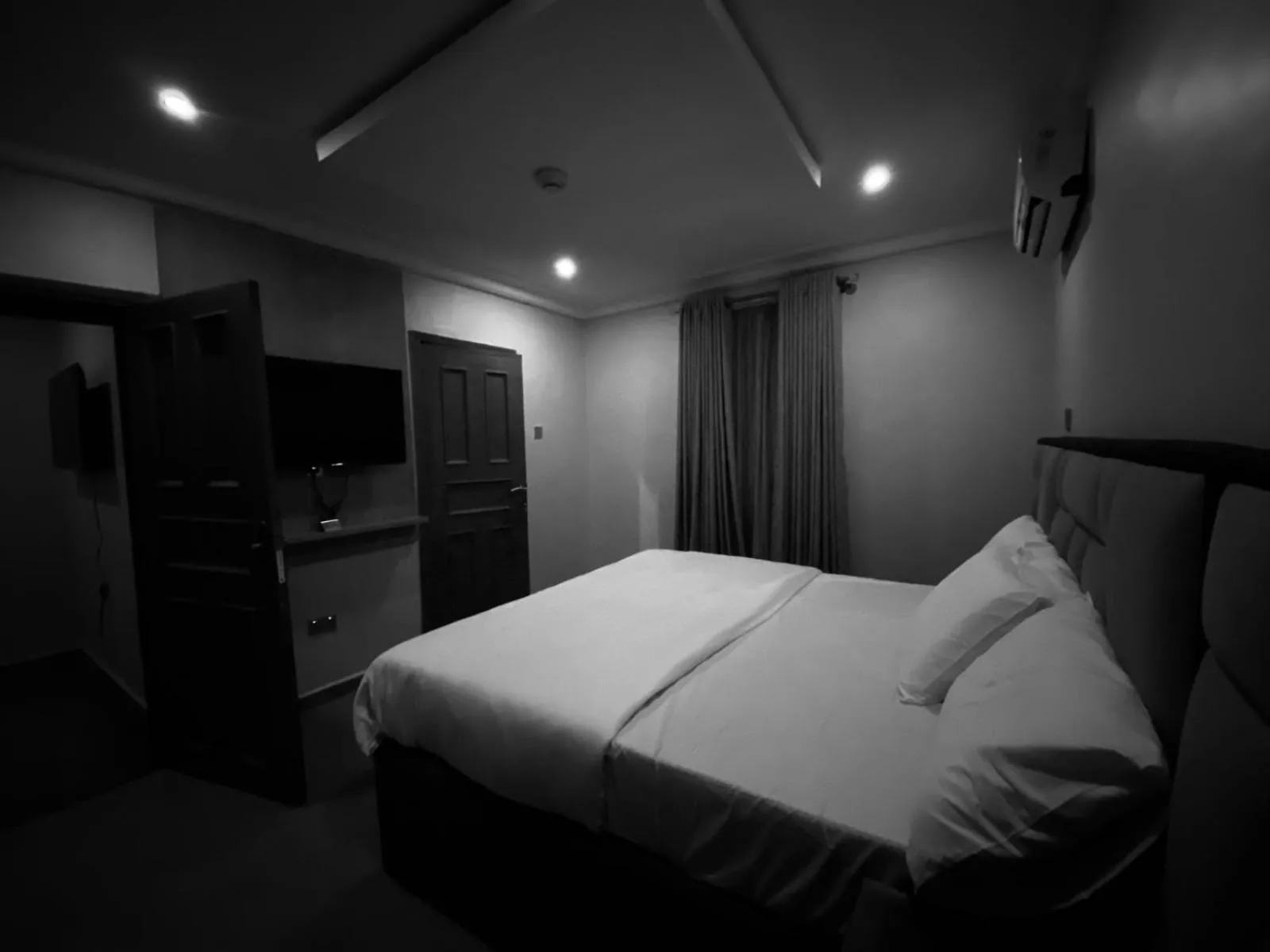 Bed in ONYX AND IVY HOMES