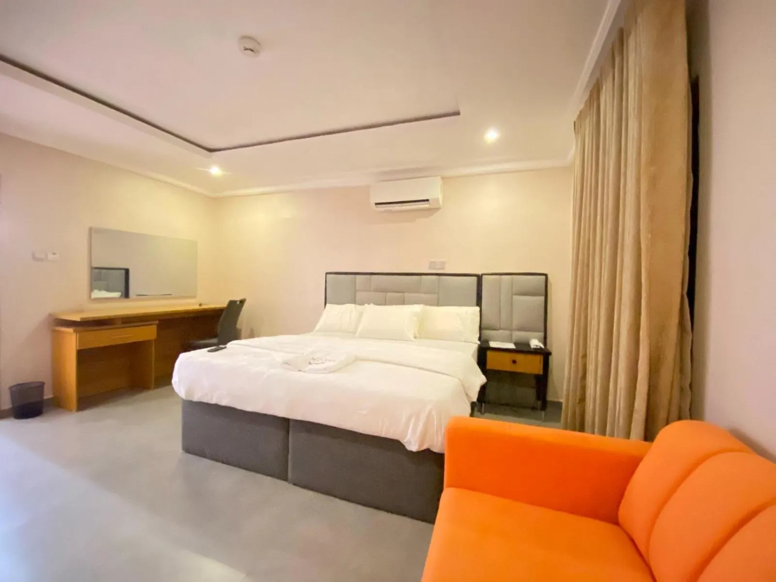 Bed in ONYX AND IVY HOMES