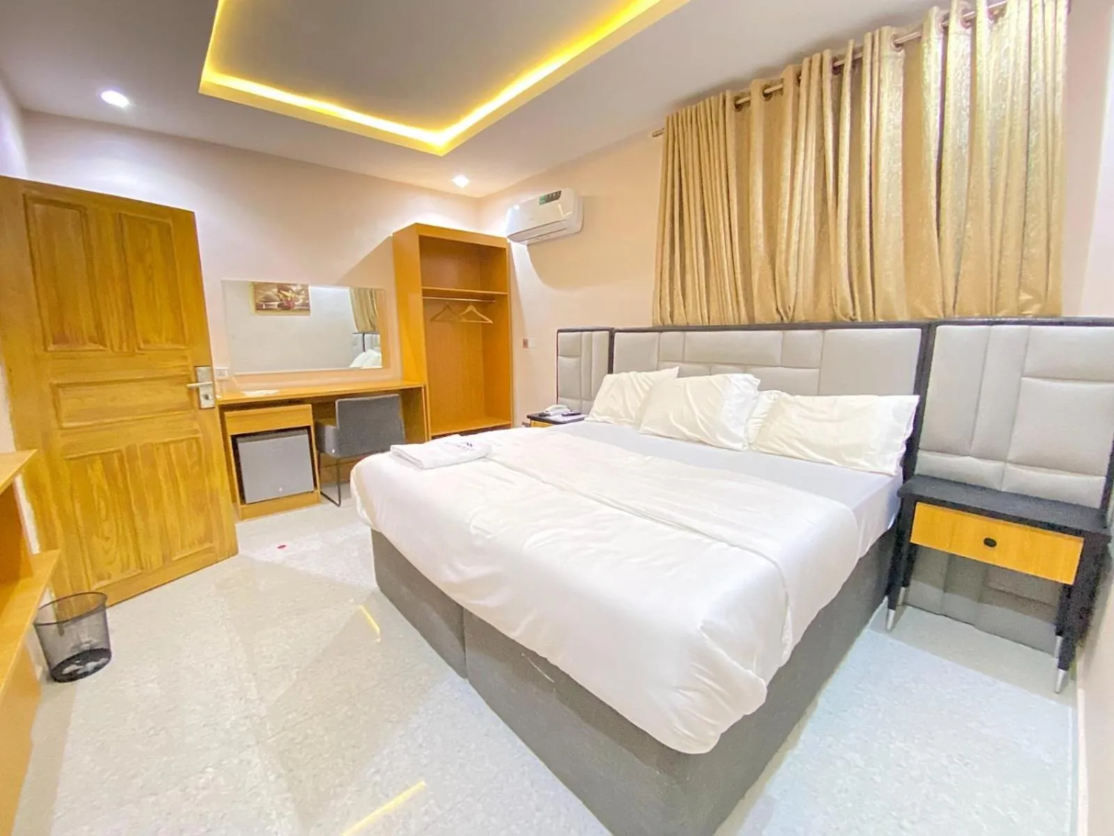 Bed in ONYX AND IVY HOMES