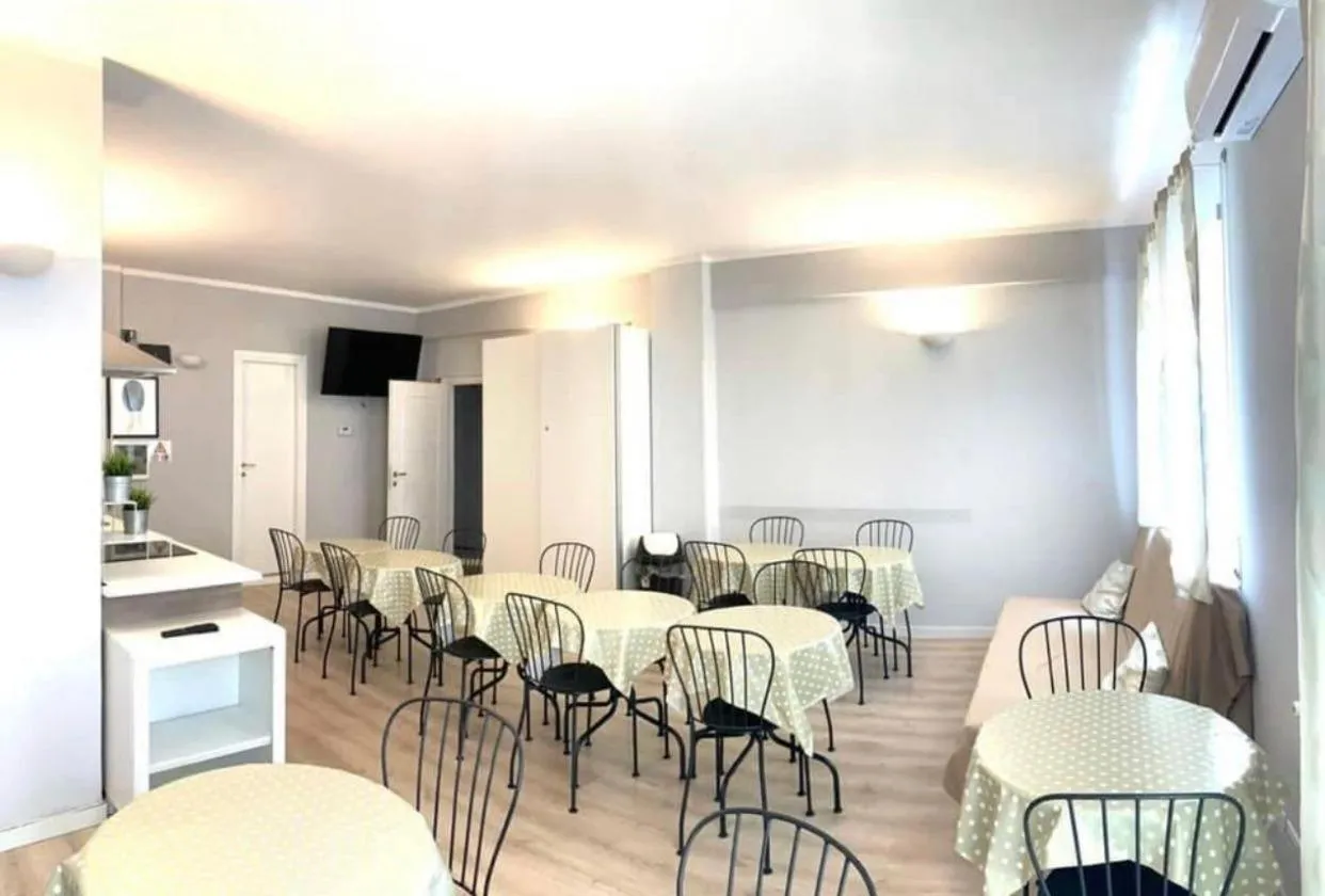 Communal lounge/ TV room in NASONI DI ROMA (VICINISSIMO BASILICA SAN GIOVANNI IN LATERANO)