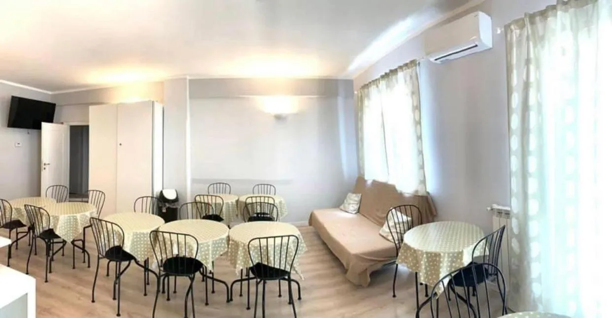 Communal lounge/ TV room in NASONI DI ROMA (VICINISSIMO BASILICA SAN GIOVANNI IN LATERANO)