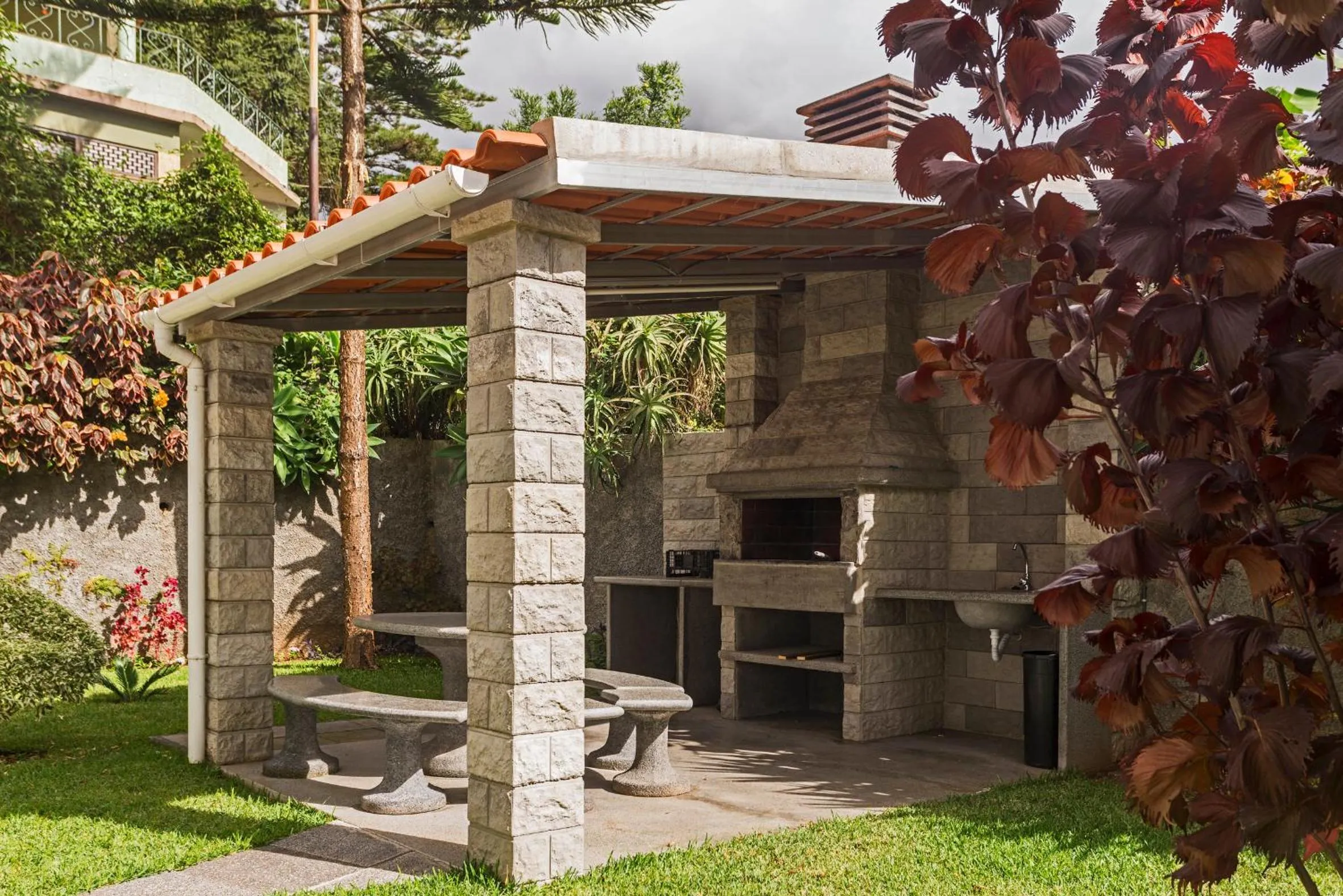 BBQ facilities in Achada I by An Island Apart