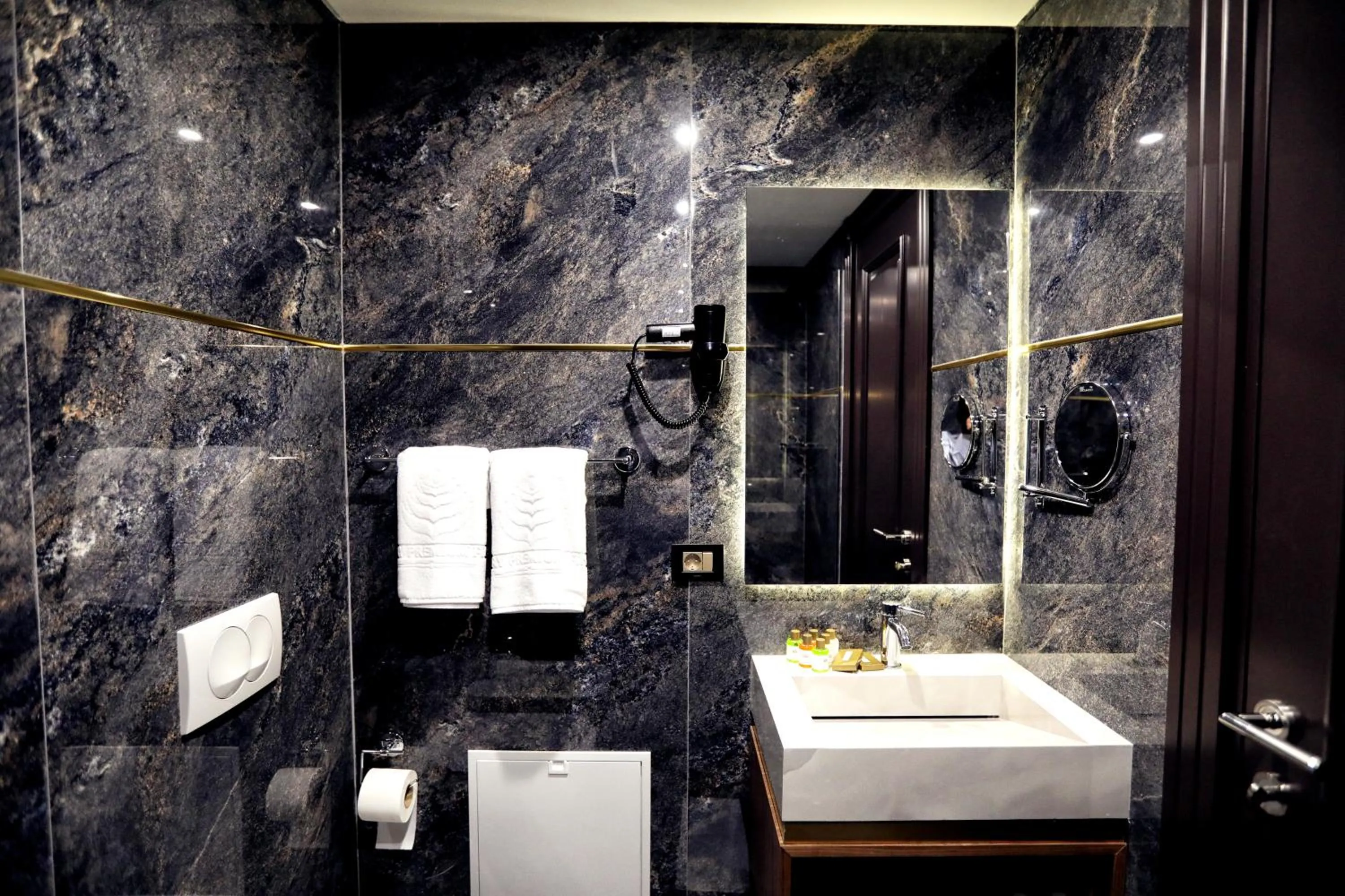 Bathroom in Luxury Premium Finese