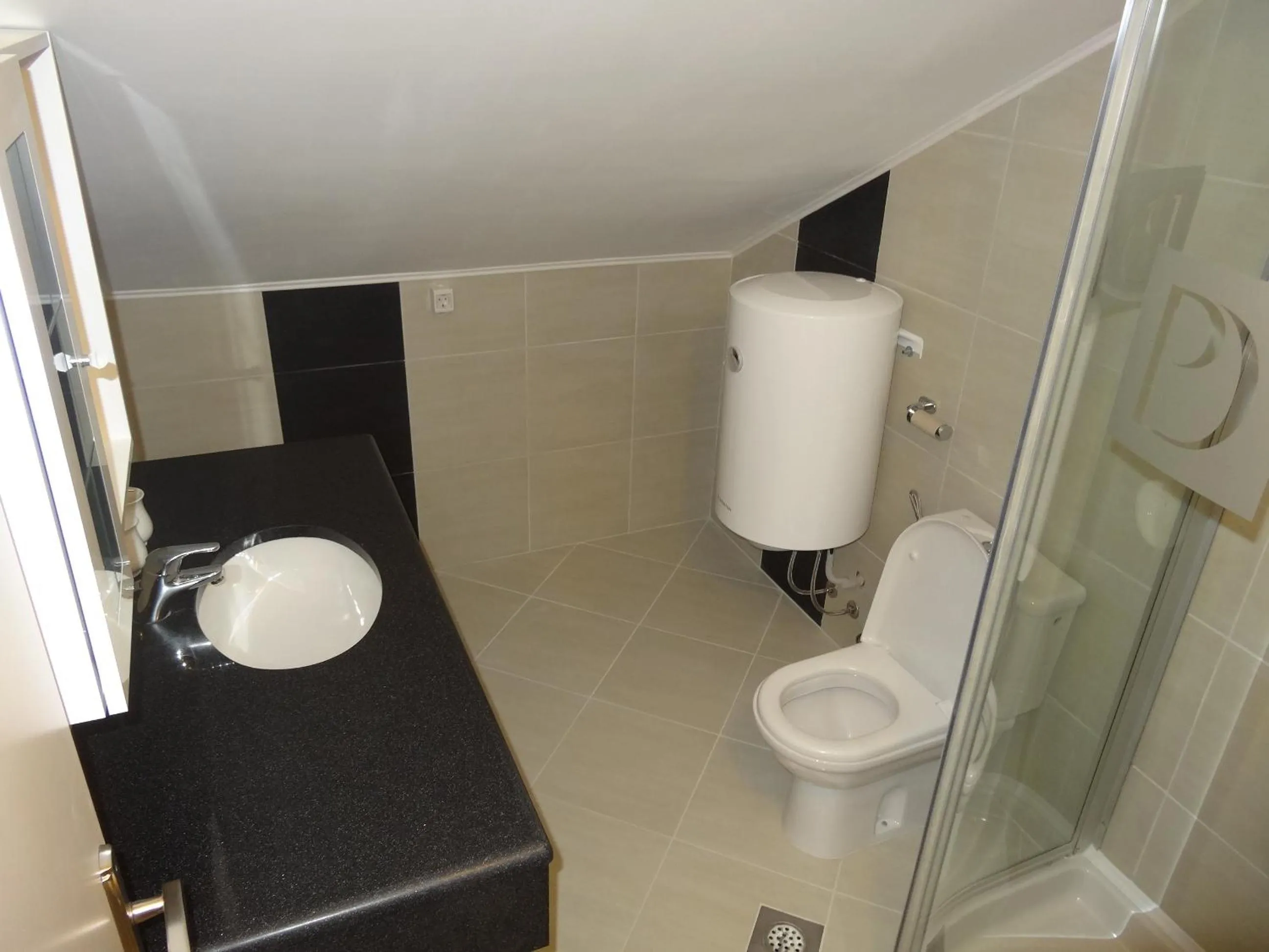 Shower in Apartments Roko
