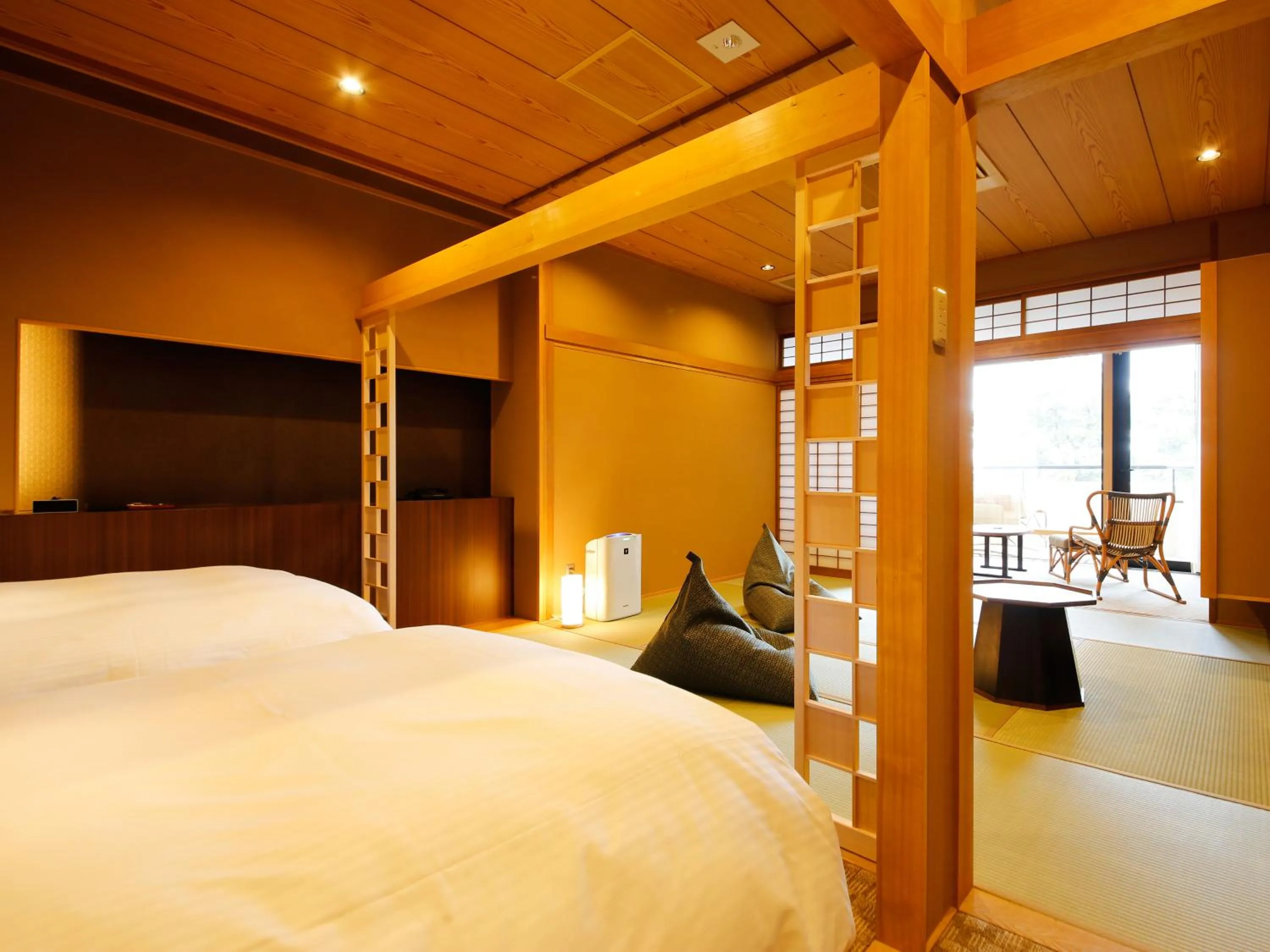 Bedroom, Bed in Awaji Hamarikyu