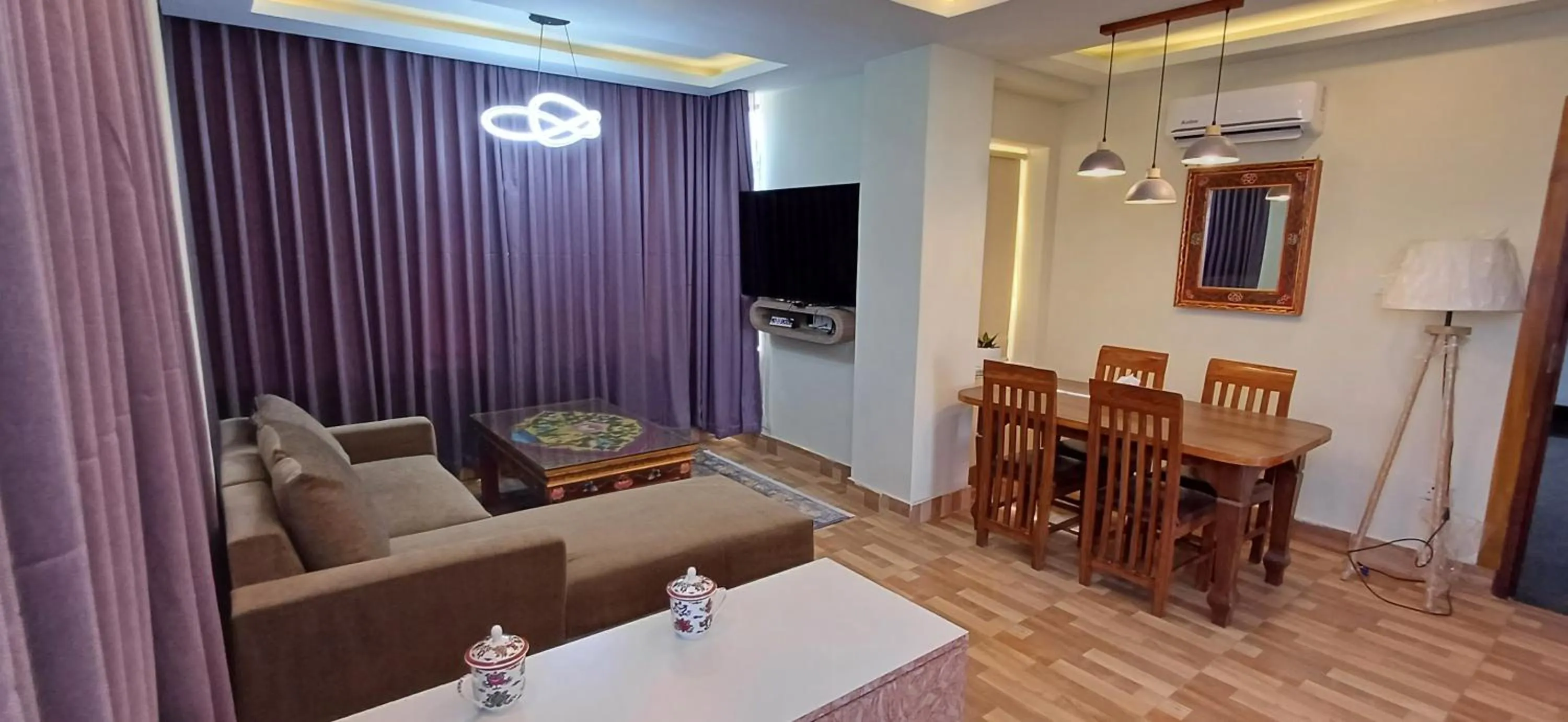 TV and multimedia in Hotel Yakroo Manang