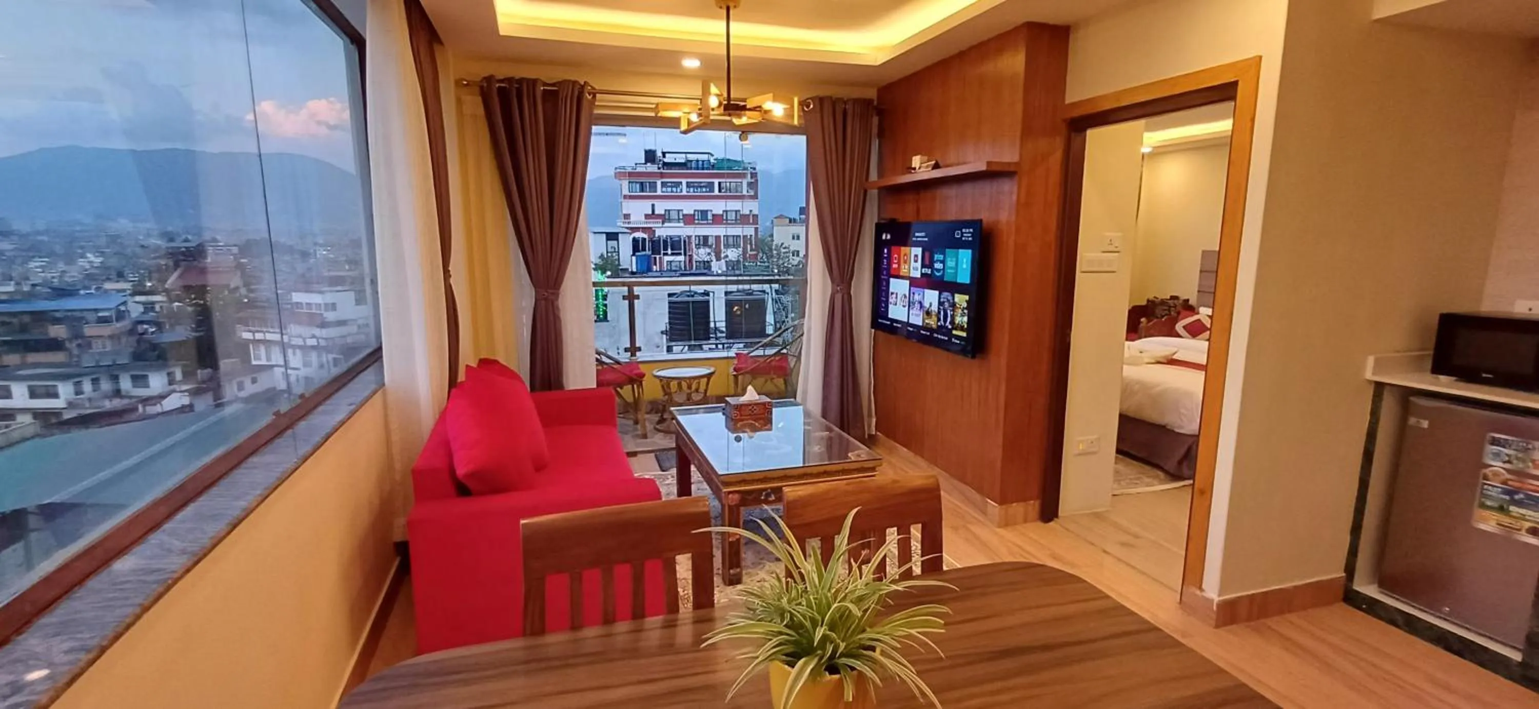 TV and multimedia in Hotel Yakroo Manang