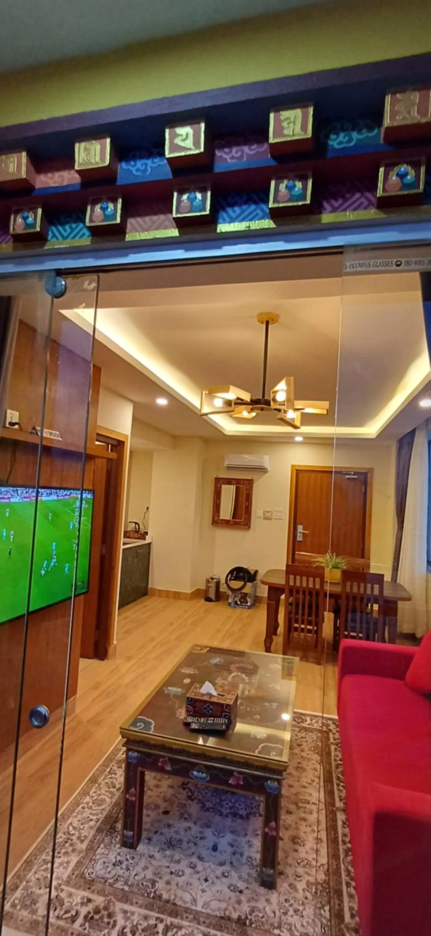 TV and multimedia in Hotel Yakroo Manang