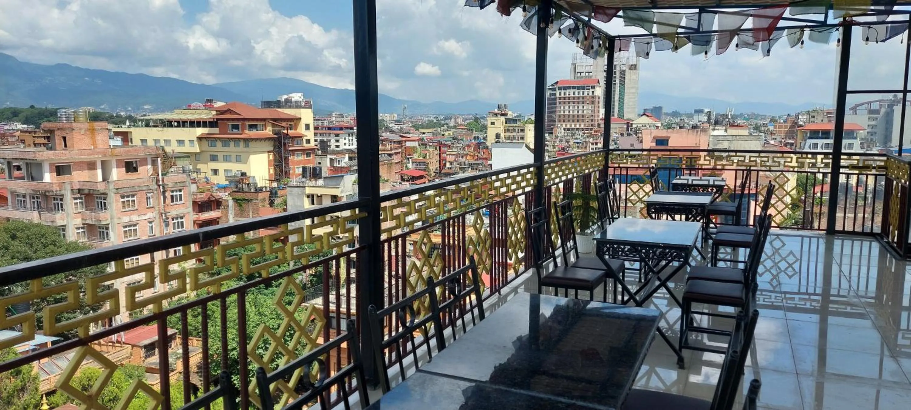 Restaurant/places to eat in Hotel Yakroo Manang