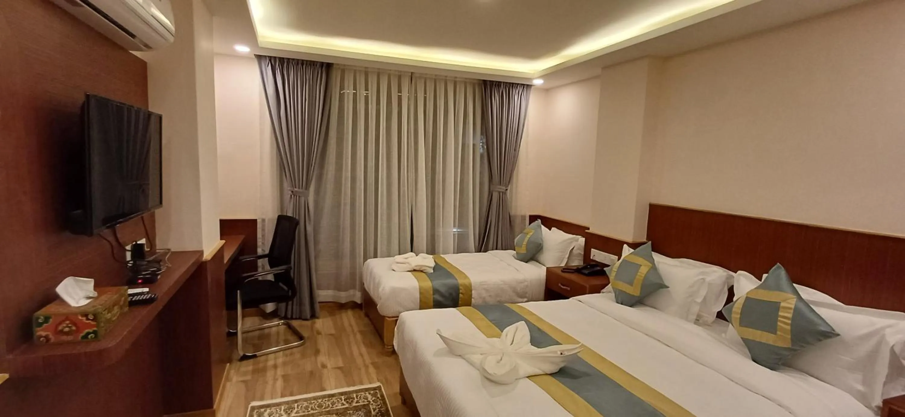 Bed in Hotel Yakroo Manang